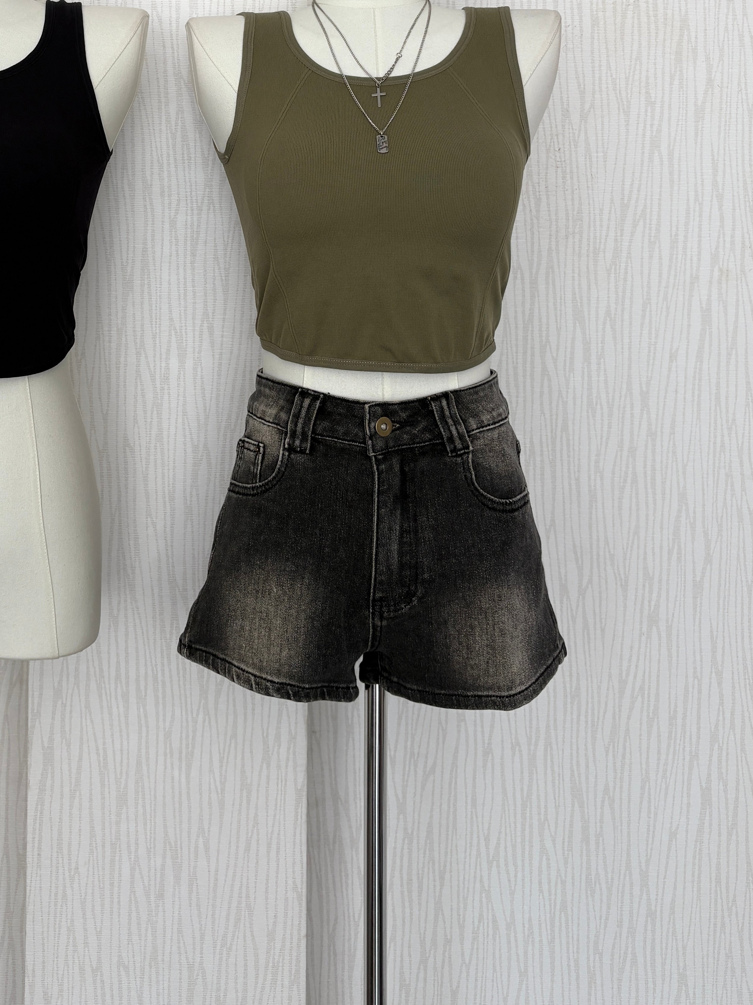 酷辣仿舊感中低腰牛仔短褲