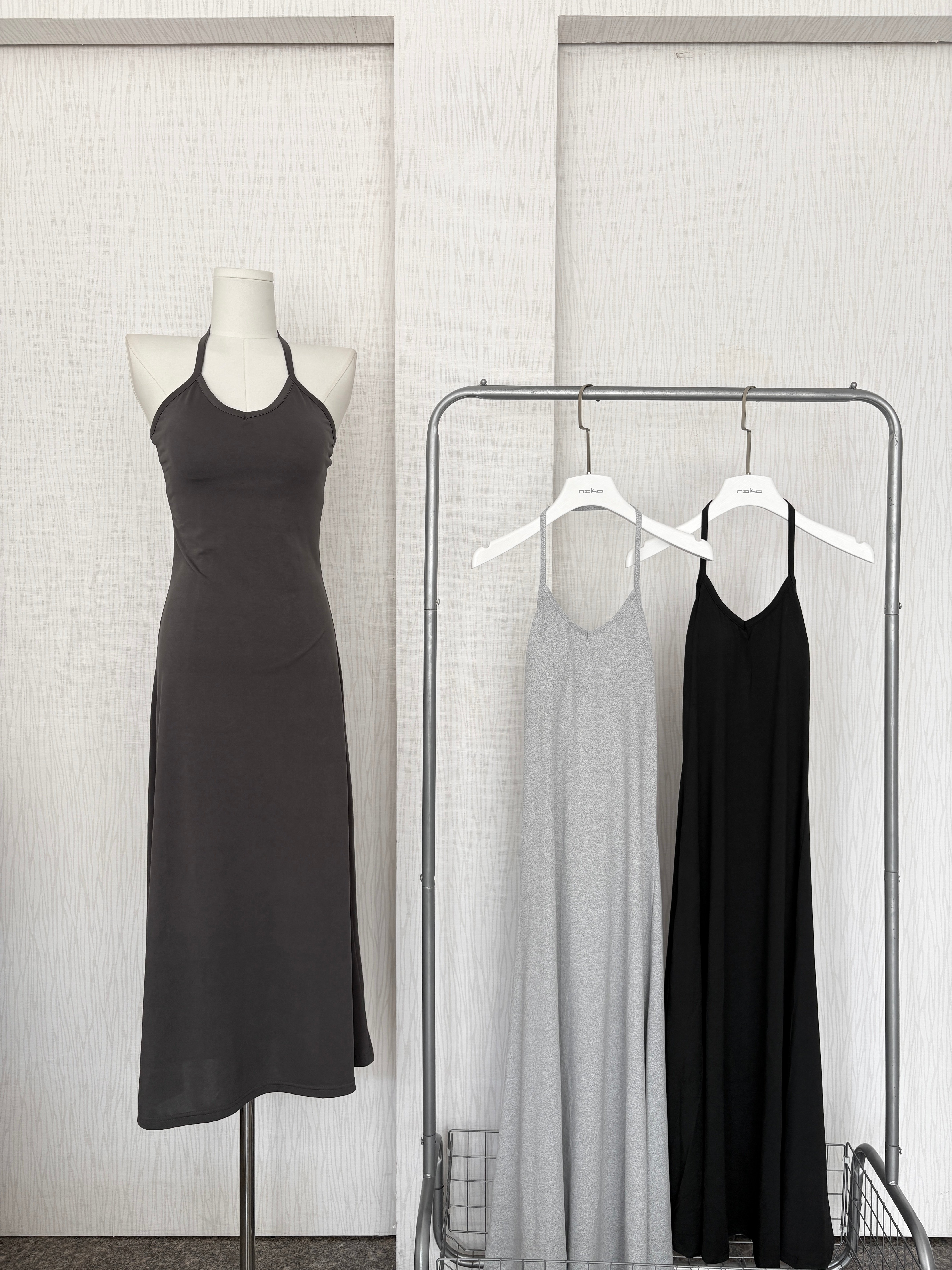 掛脖罩杯彈性薄棉質連身長裙