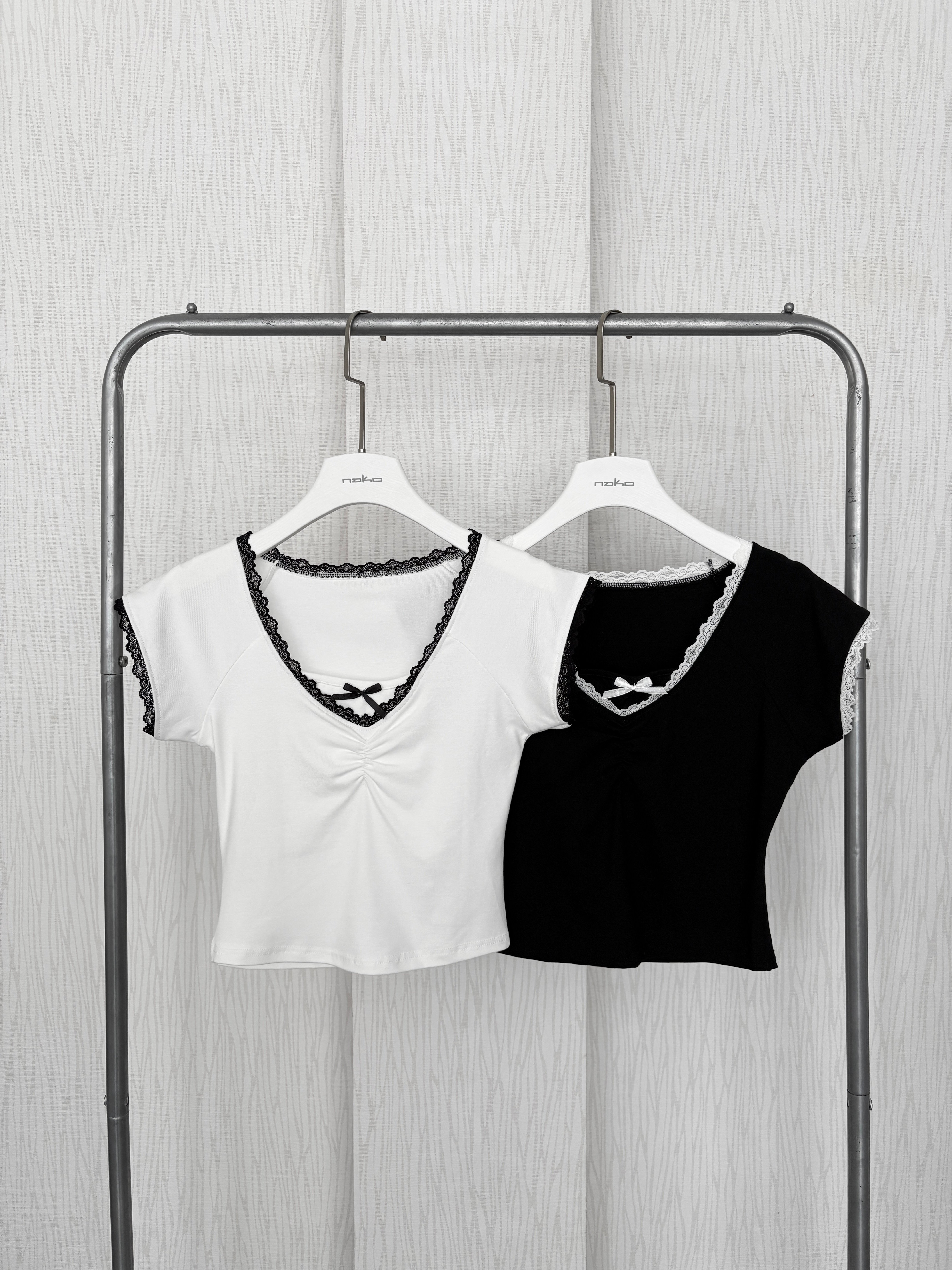 假兩件黑白蕾絲邊短袖腰身棉質上衣