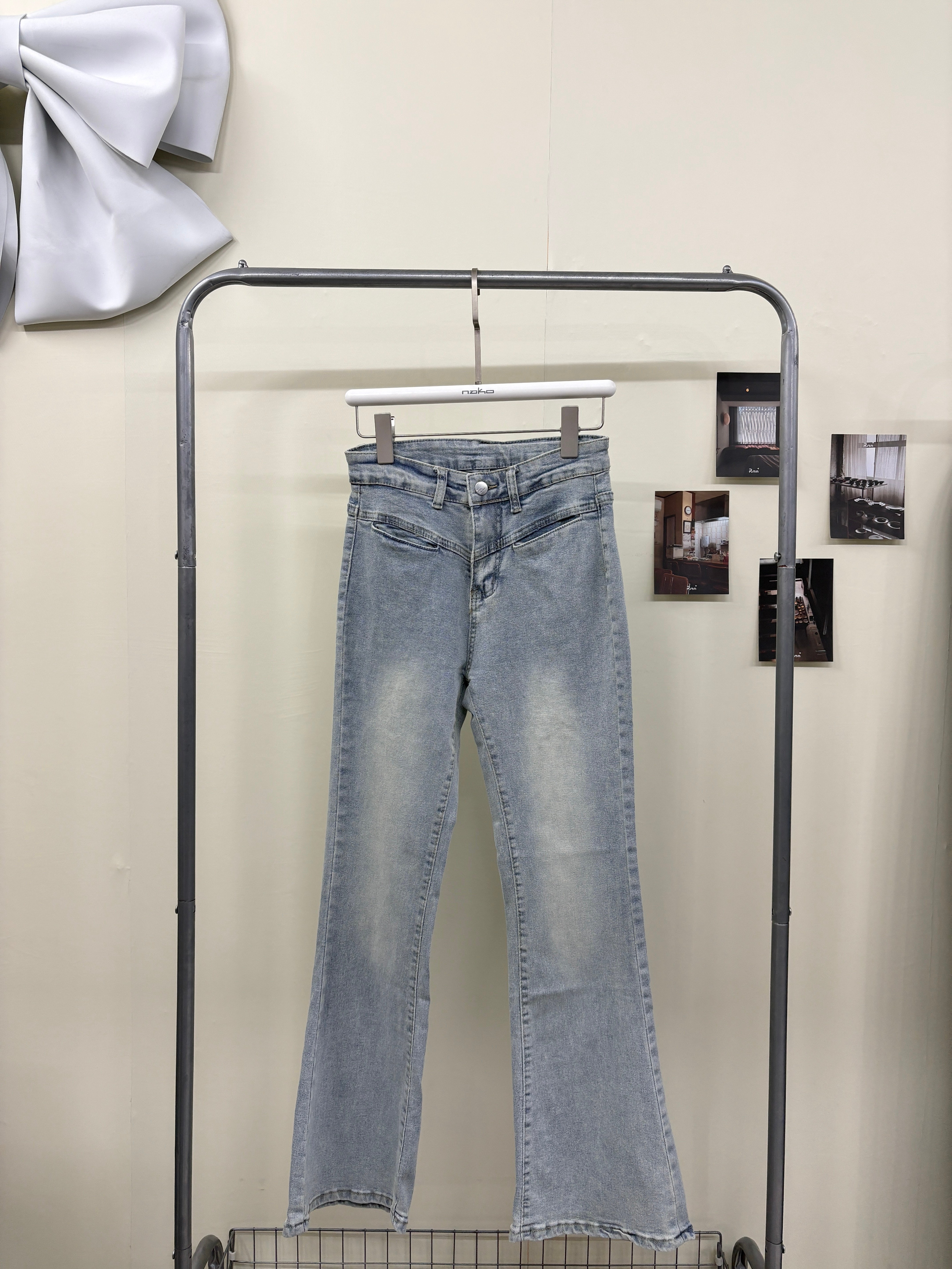 一字口袋淺藍牛仔喇叭褲