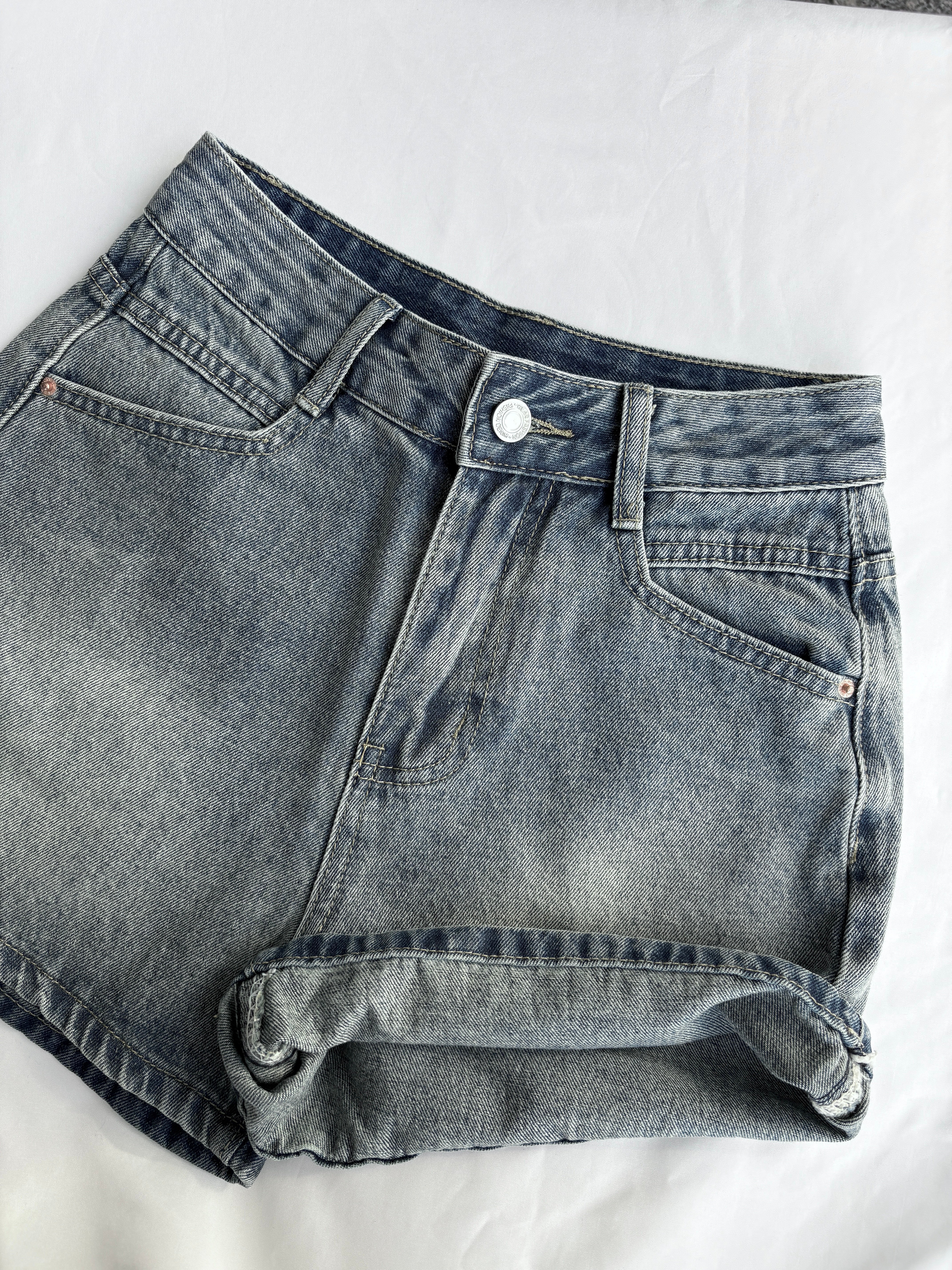 水洗原色藍牛仔短褲