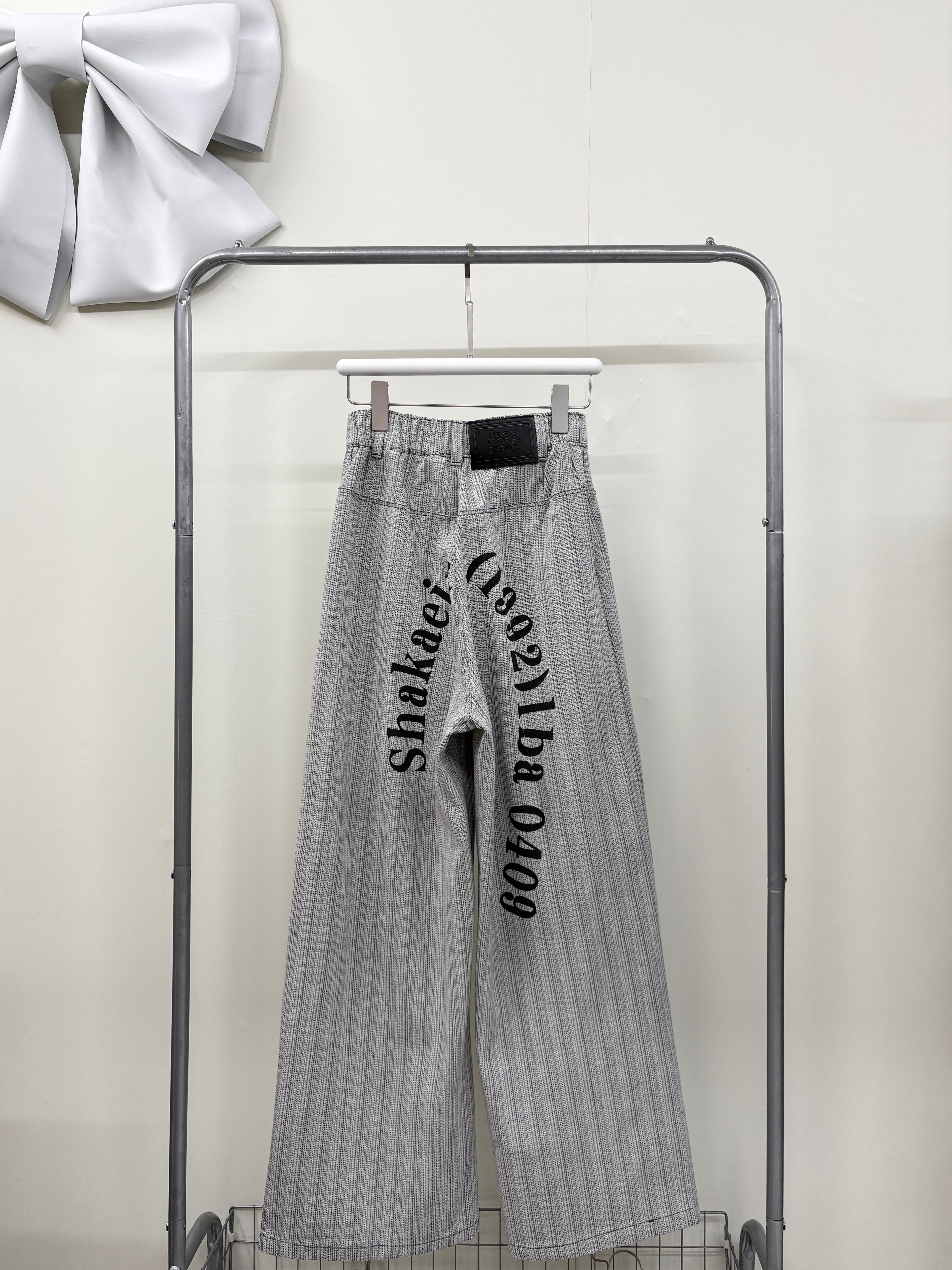 黑白直線後字母直筒寬褲(後鬆緊)