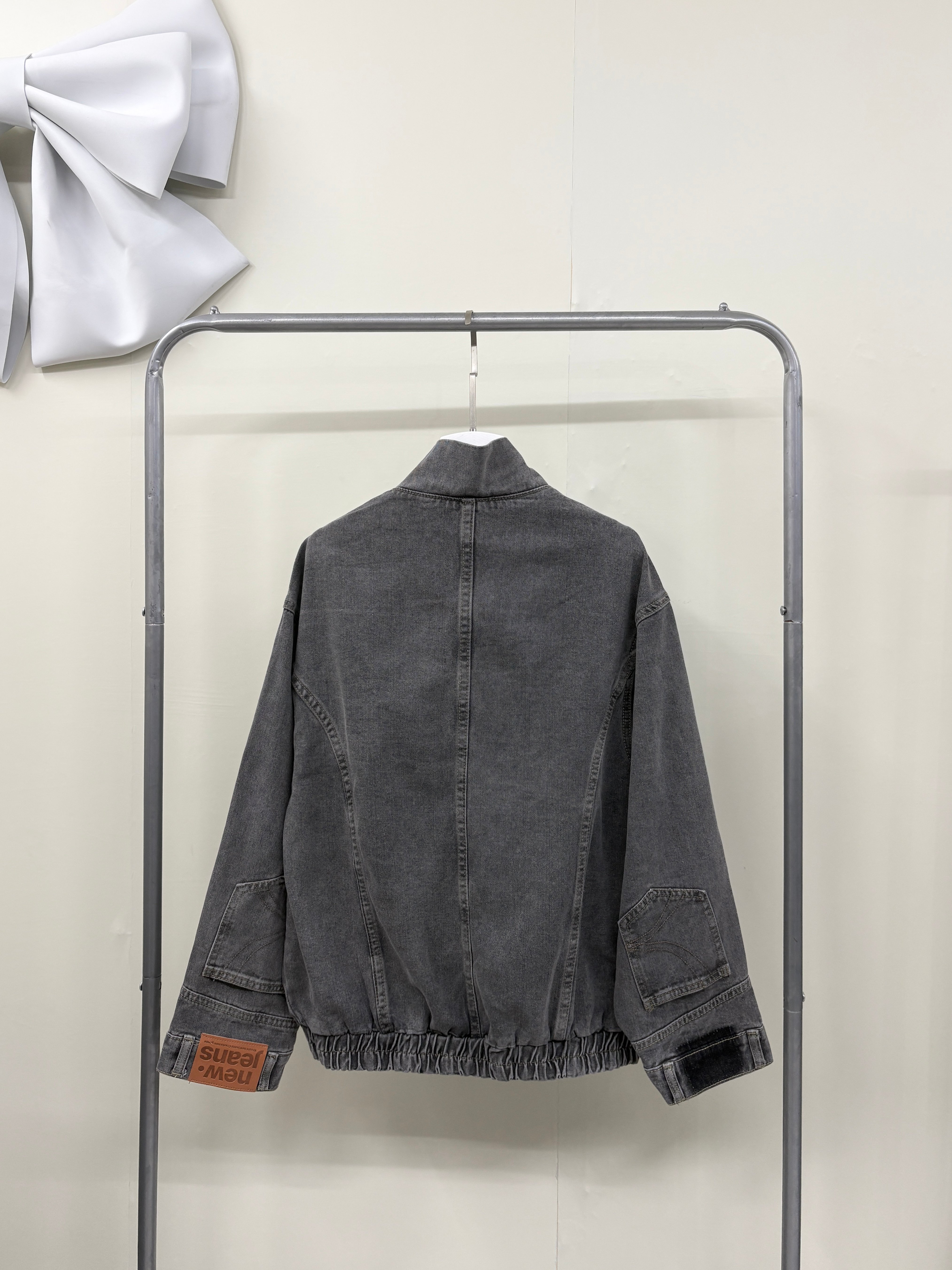 設計感顛倒口袋袖寬鬆牛仔外套