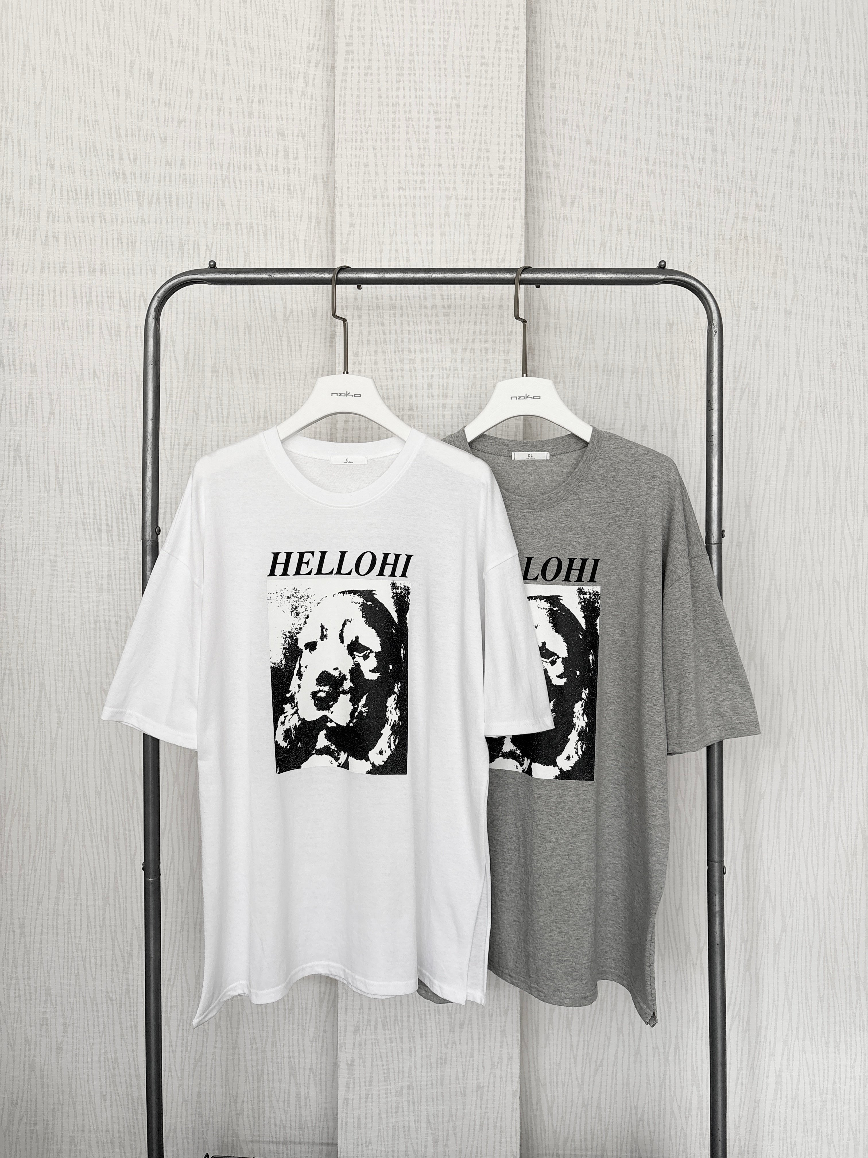 5月連線🇰🇷HELLOHI黑白金毛畫像側開衩棉質寬鬆T恤