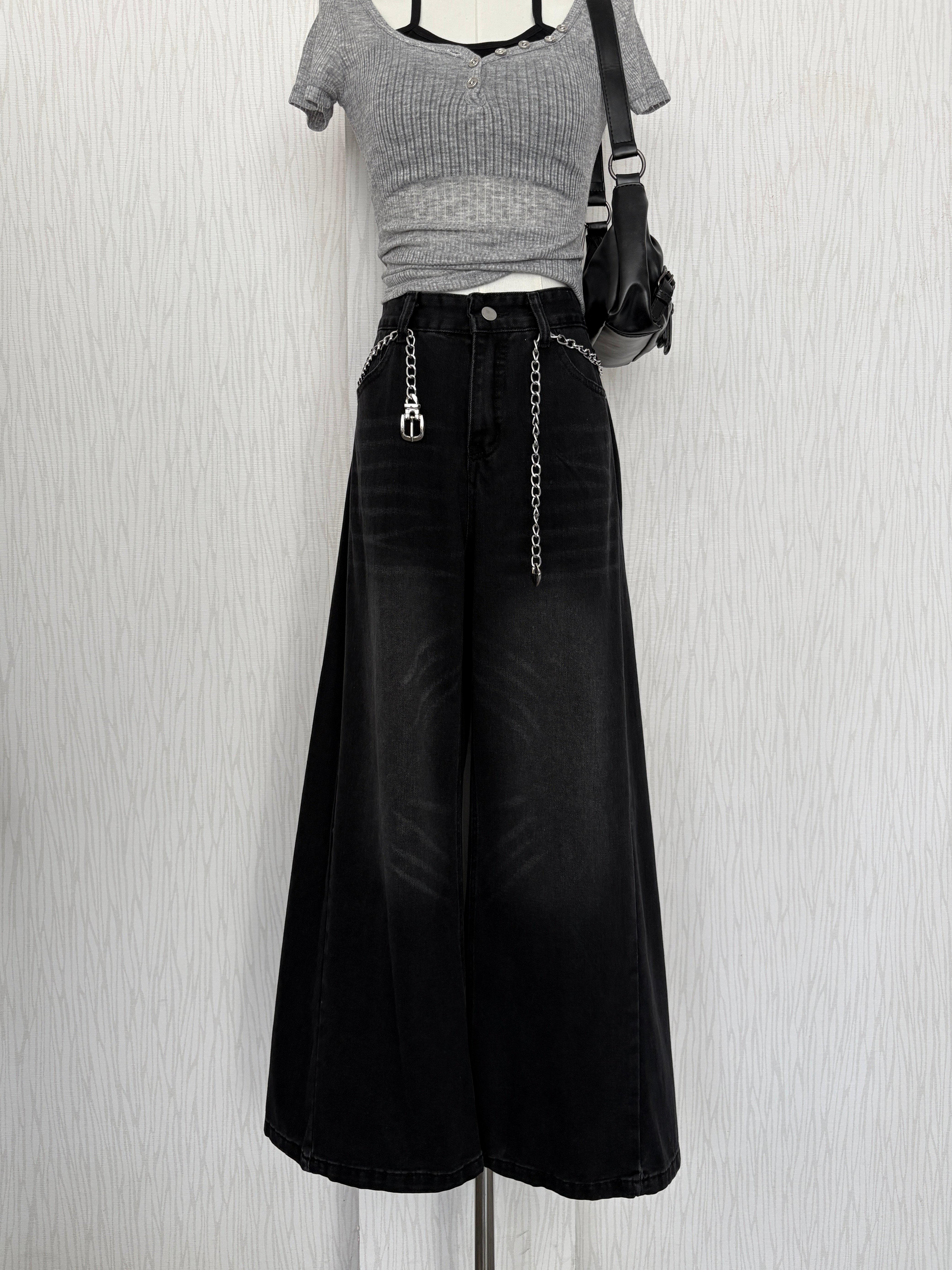 闆娘最愛款♡抓痕感A字黑色牛仔寬褲