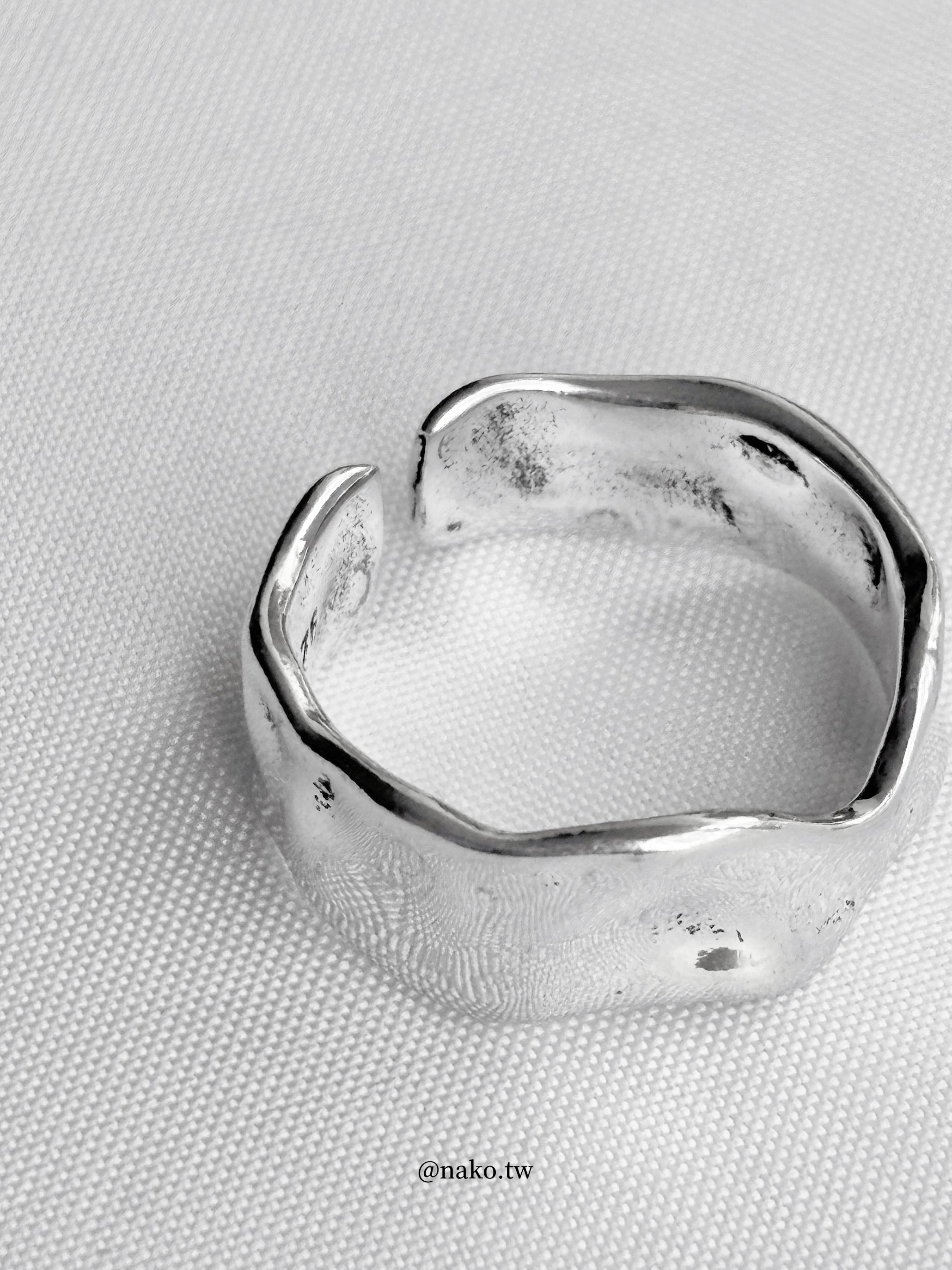 歐美流銀凹凸不規則開口戒指