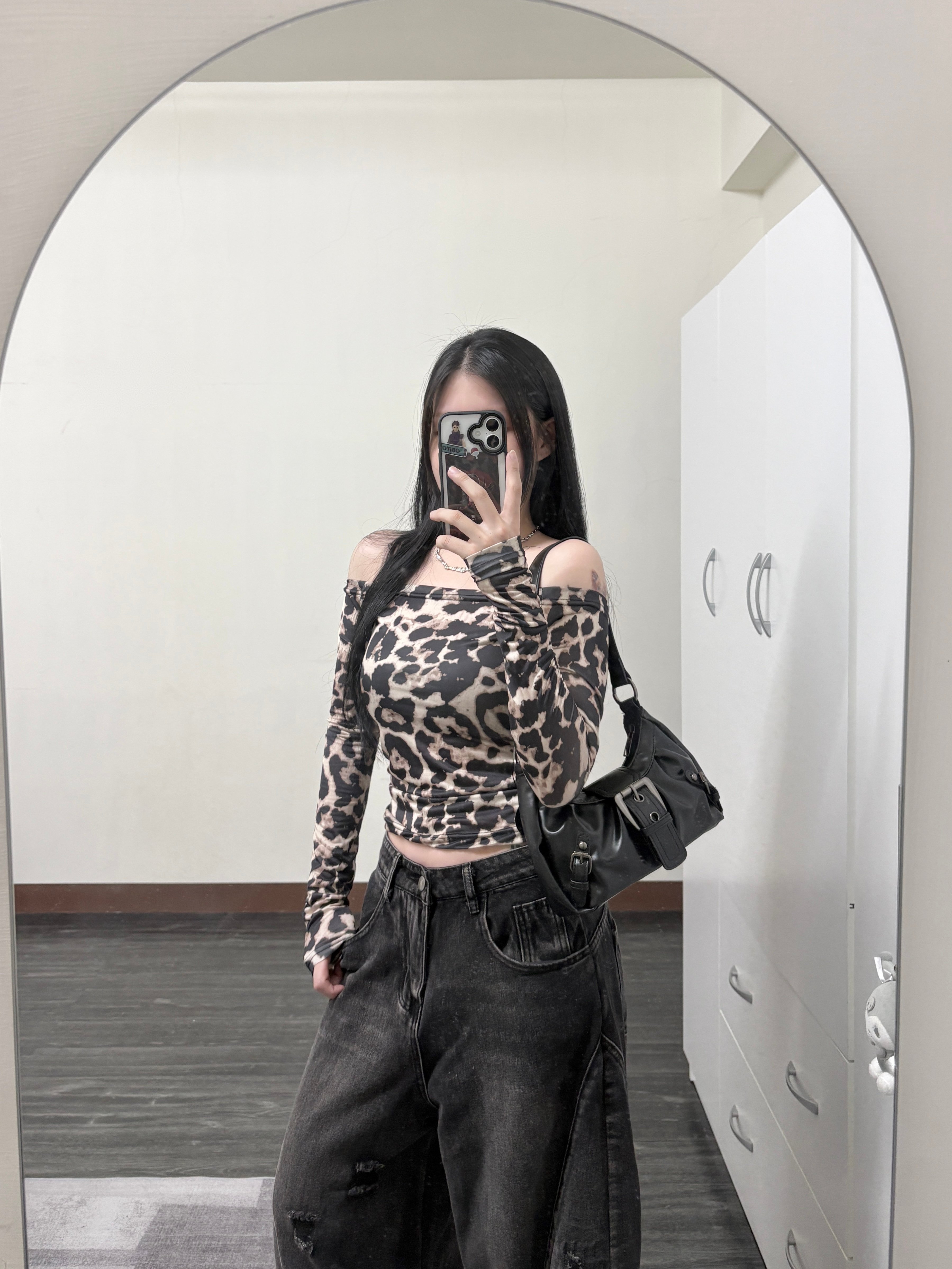 一字領豹紋雪紡上衣