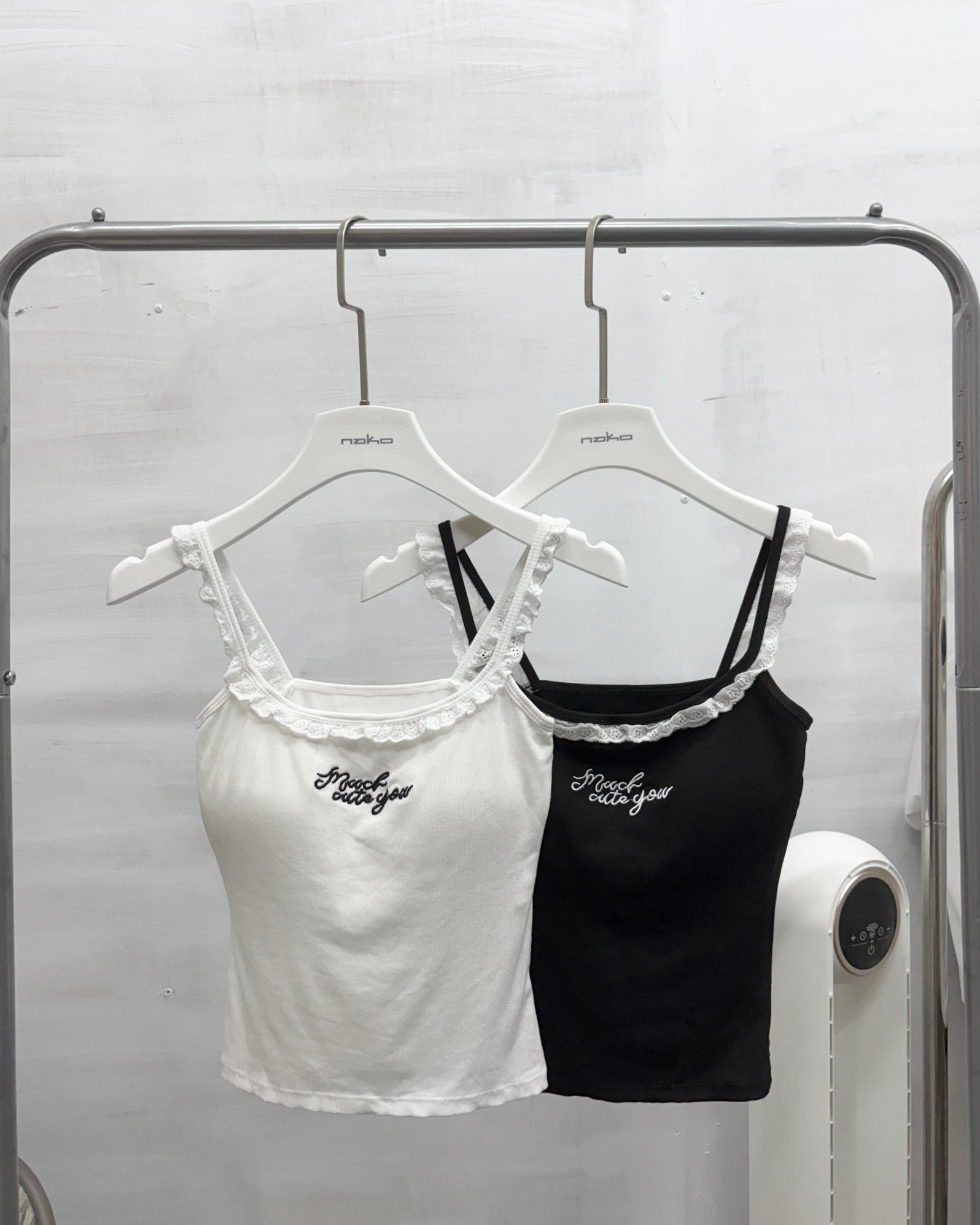 蕾絲U領細肩背心