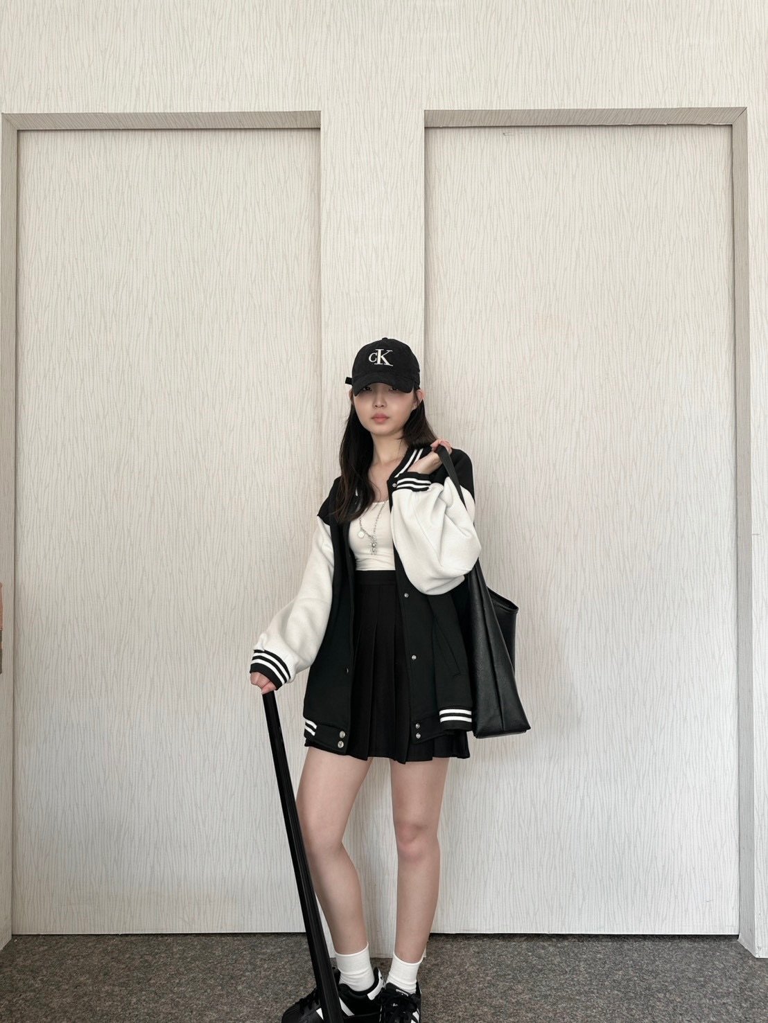 【現貨】黑白寬鬆棒球外套