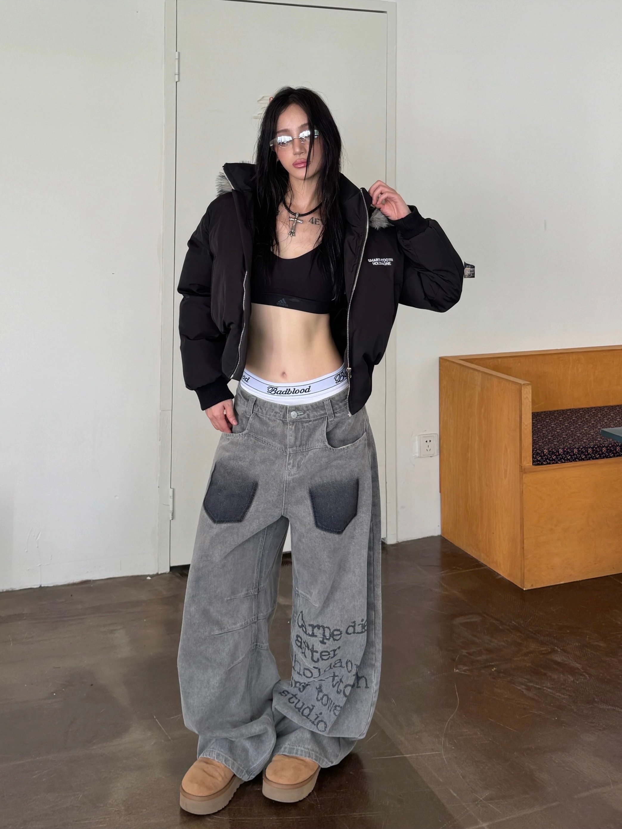 字母做舊煙灰牛仔彎刀褲