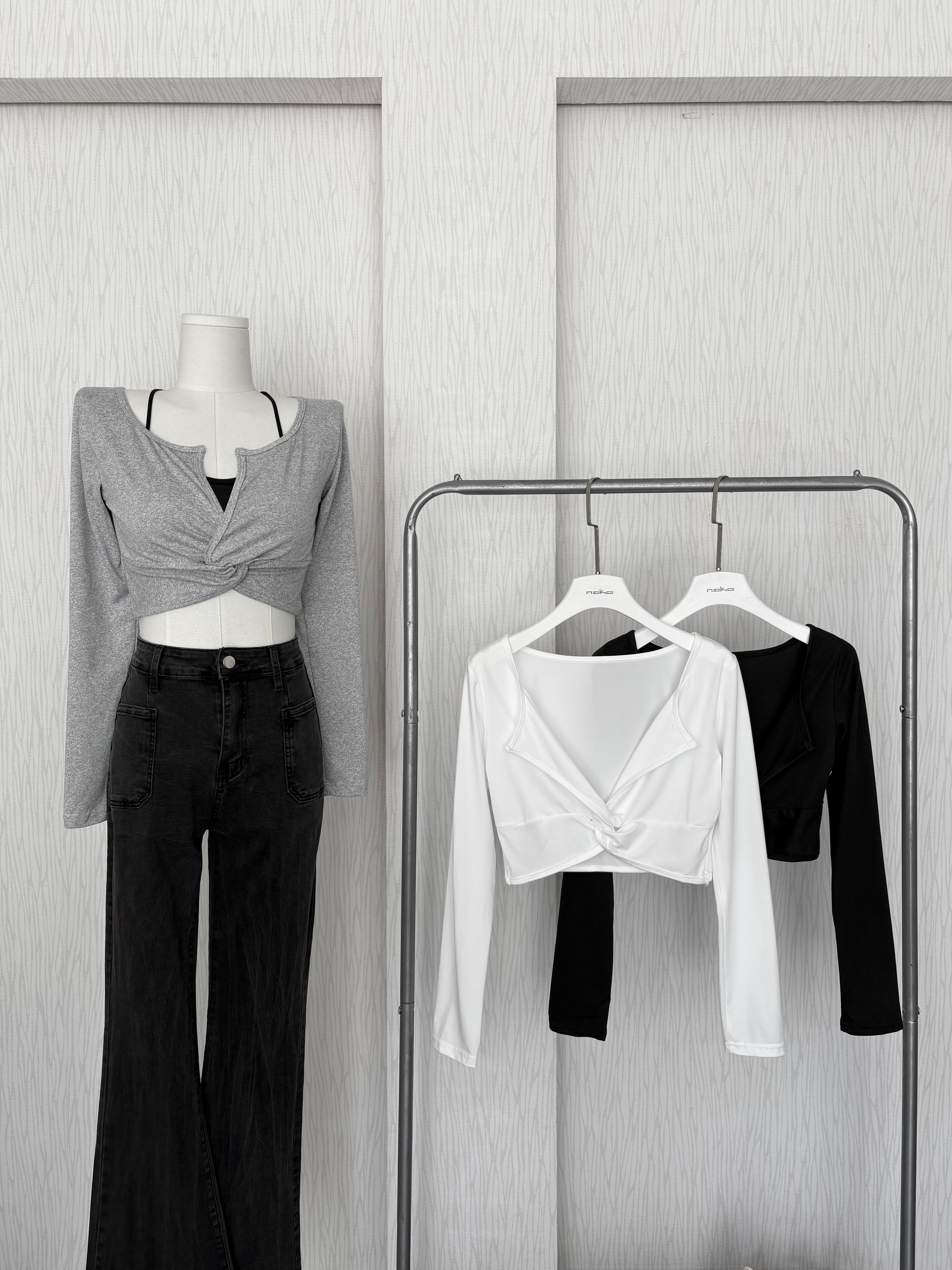 訂製款⊹開V扭結長袖超短版上衣