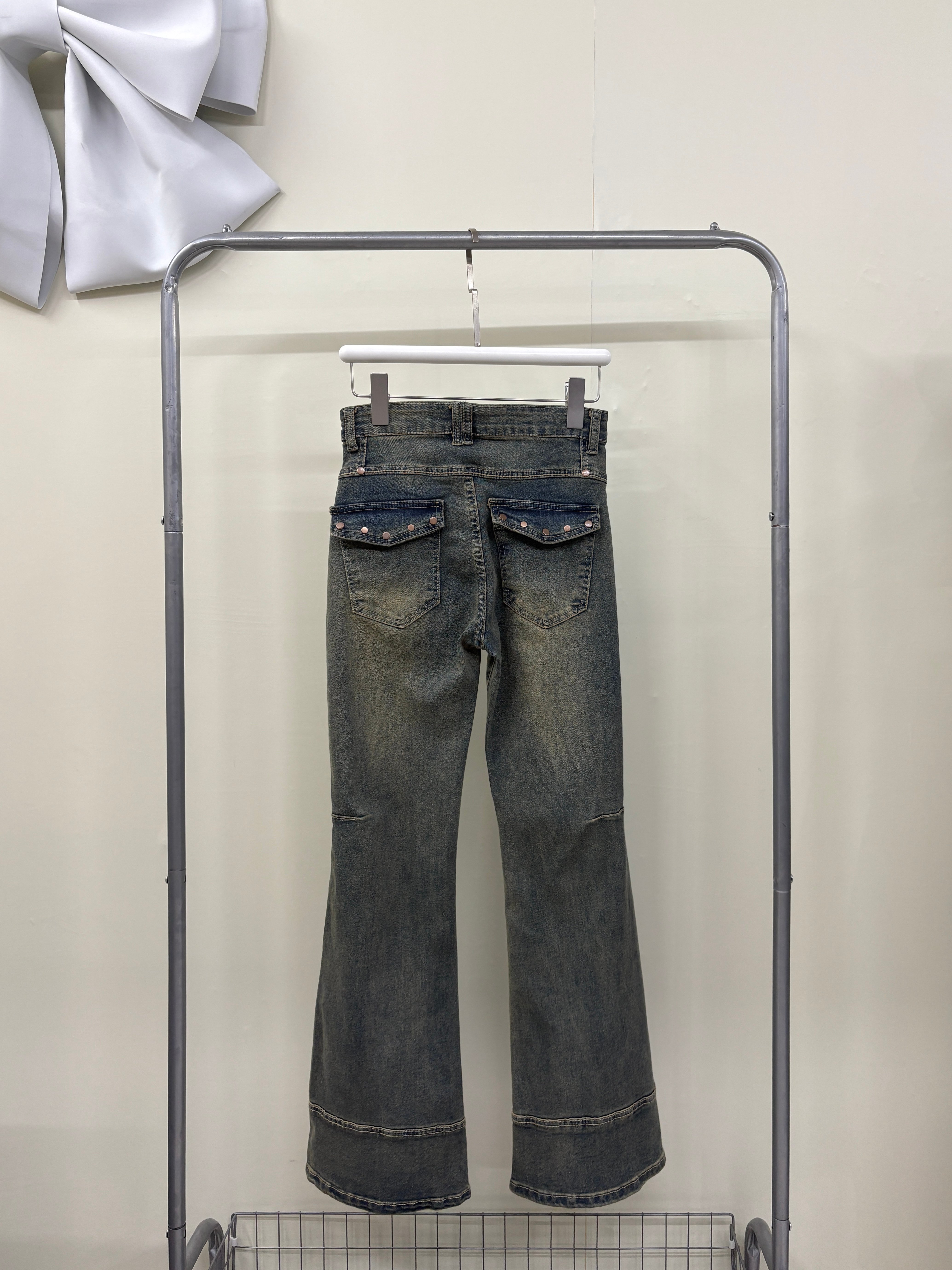 復古刷黃釘釦牛仔喇叭褲