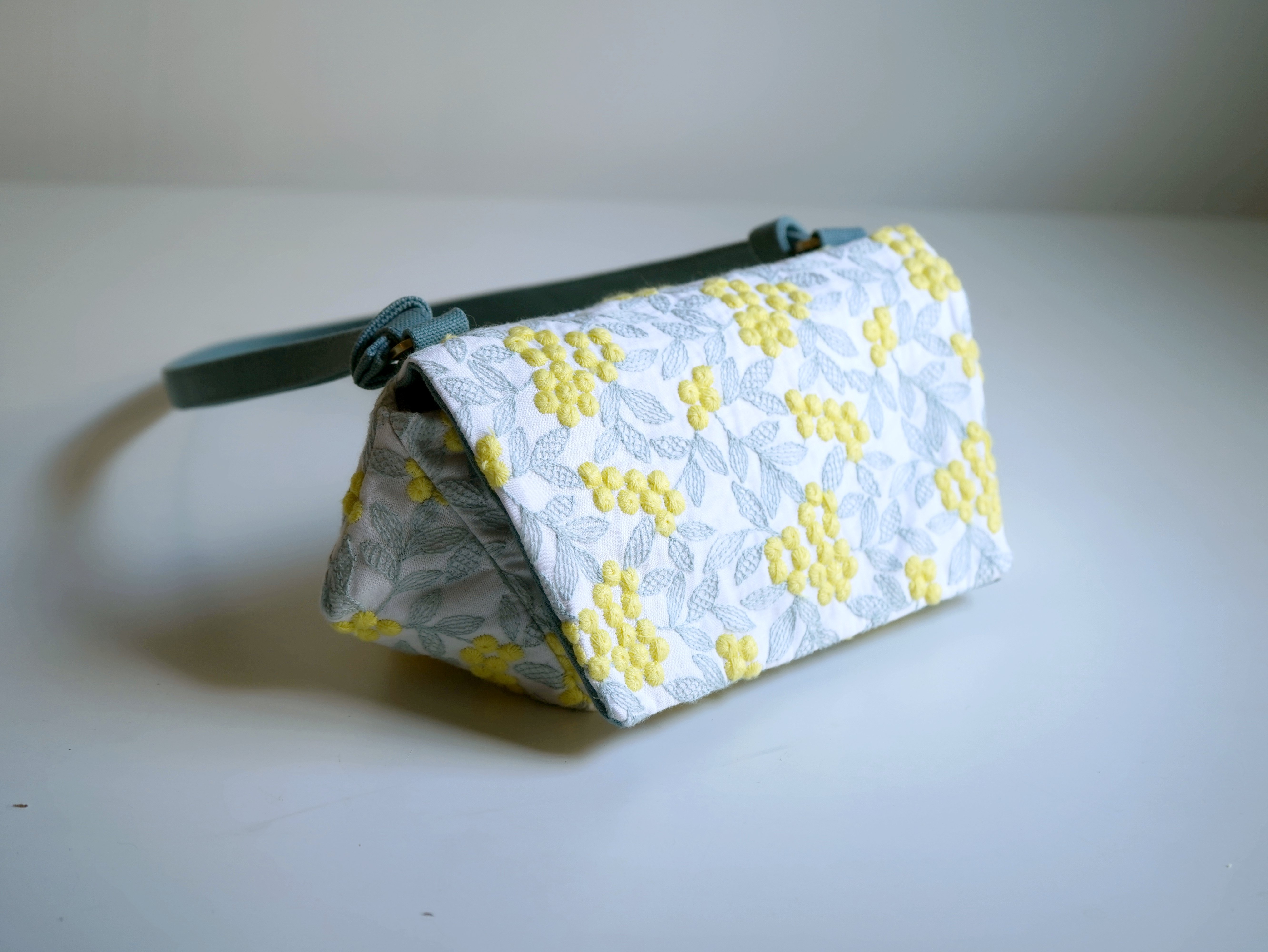 DIY材料包：莓果刺繡 小肩包