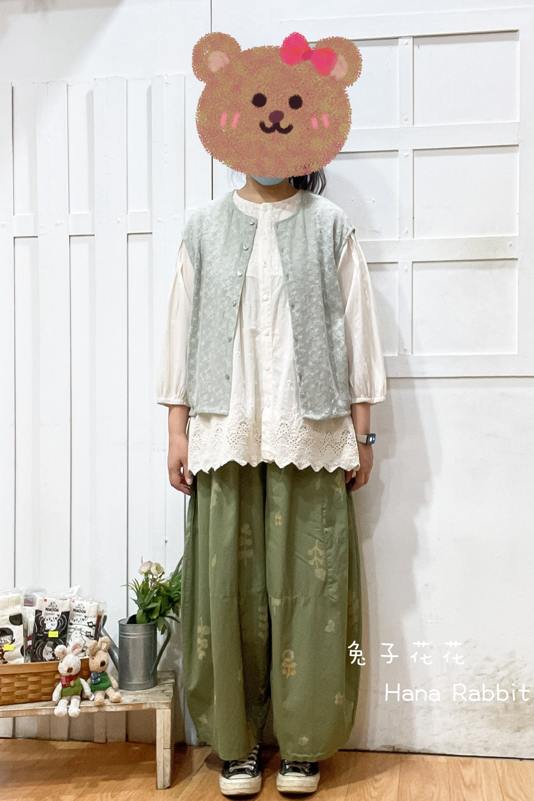 森系甜美蕾絲緹花背心(灰) 15564