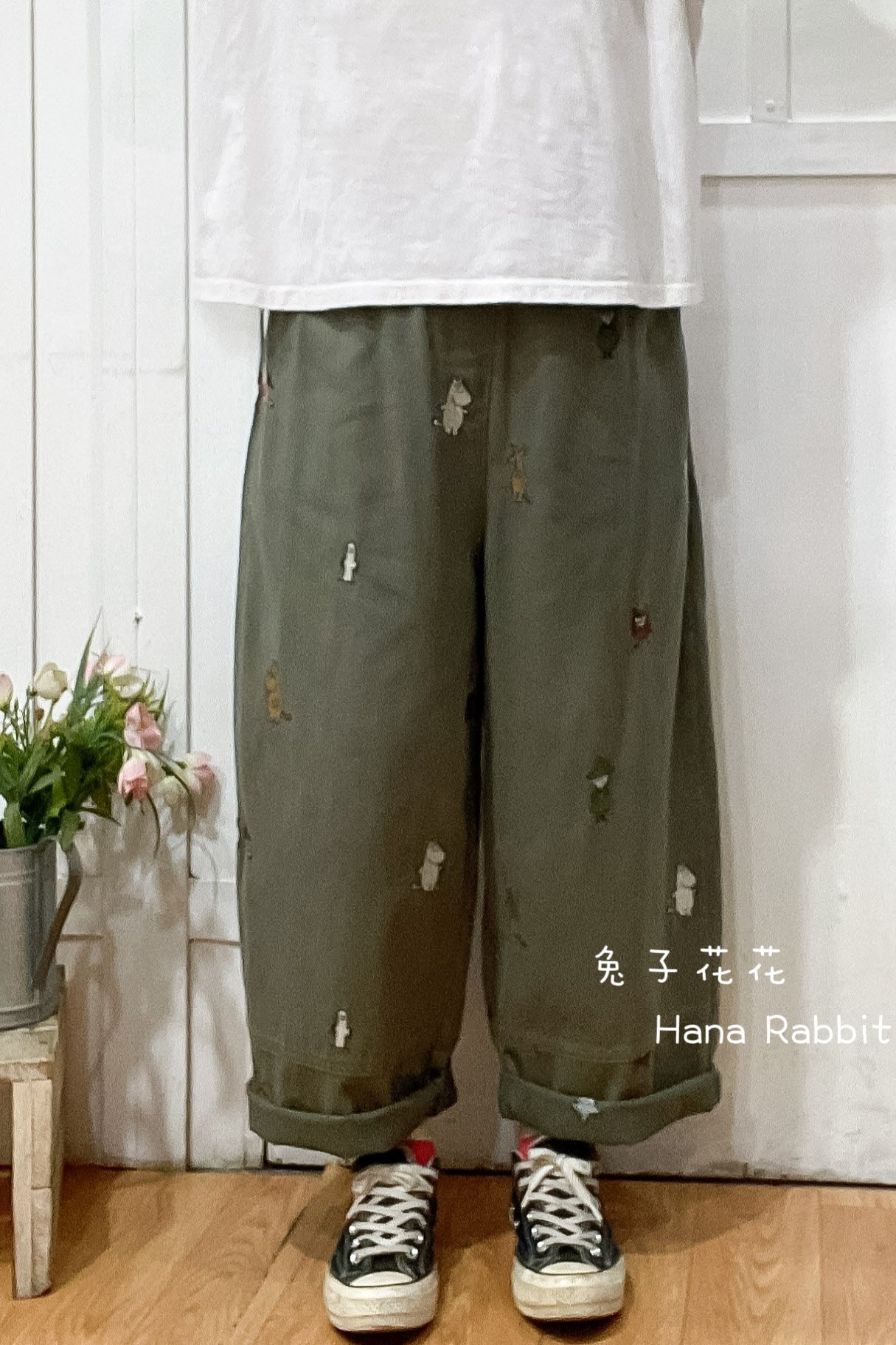 日系刺繡童趣棉麻哈倫褲(灰綠) 13484