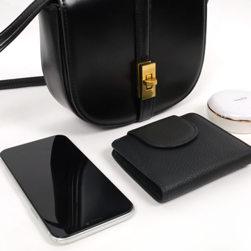 馬蹄真皮金鎖肩包