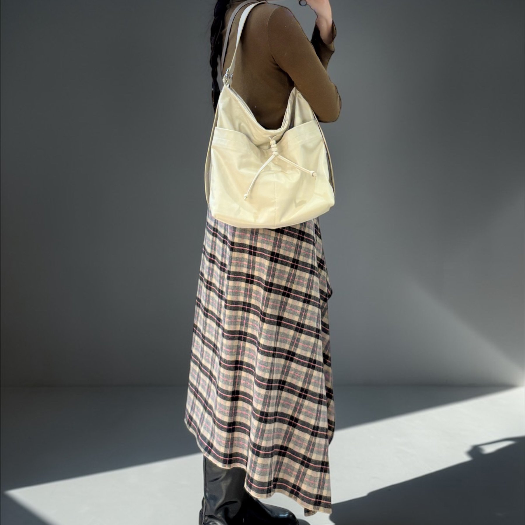 TRueSo 觸柔牛皮綁結肩包-白色