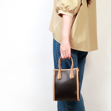 框邊真皮琴譜包