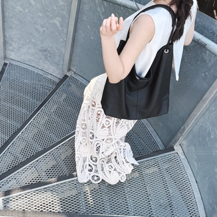 Verso Libre自由詩行真皮垂墜托特包-黑色