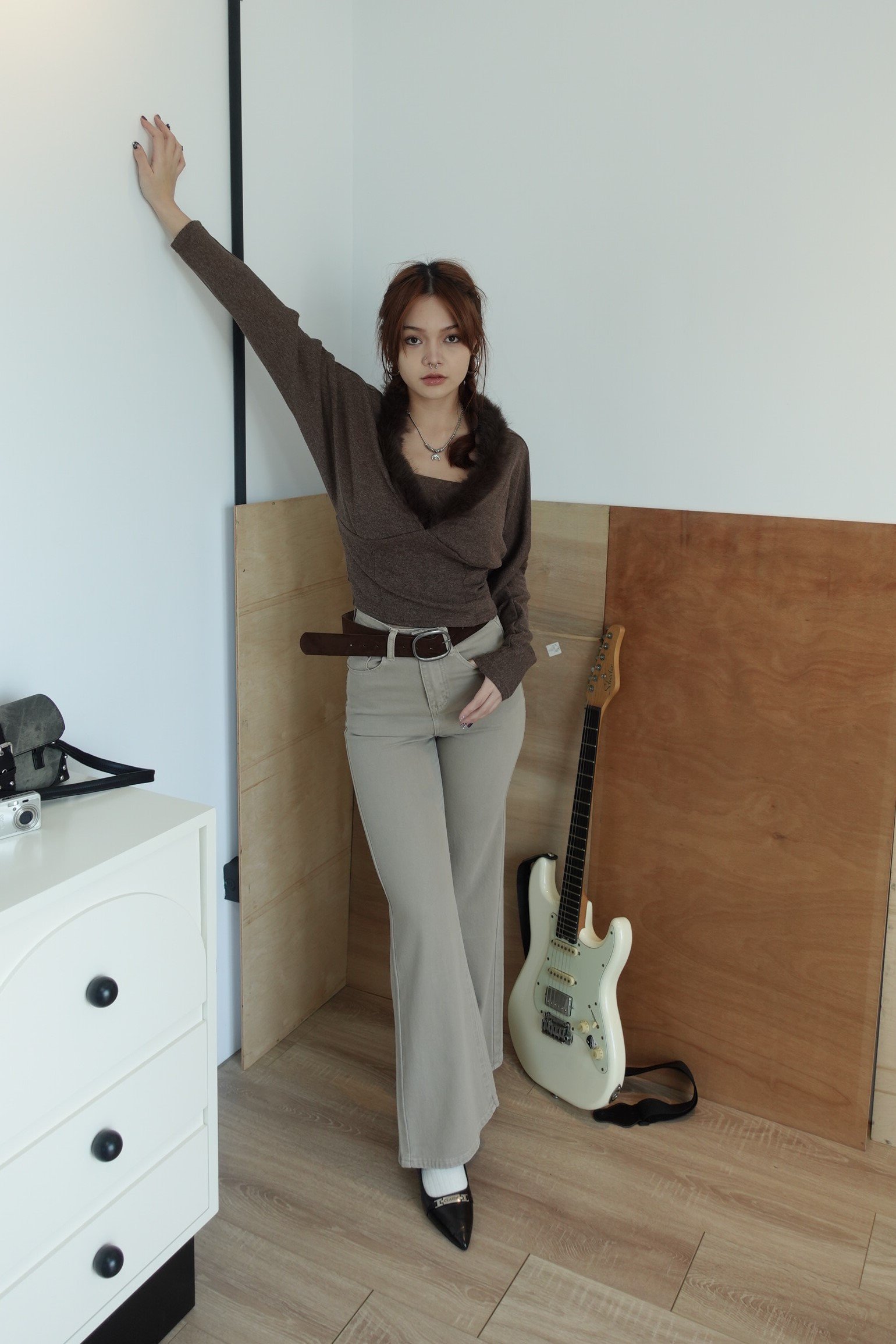 B12 瘦瘦腿牛仔喇叭褲(附皮帶)