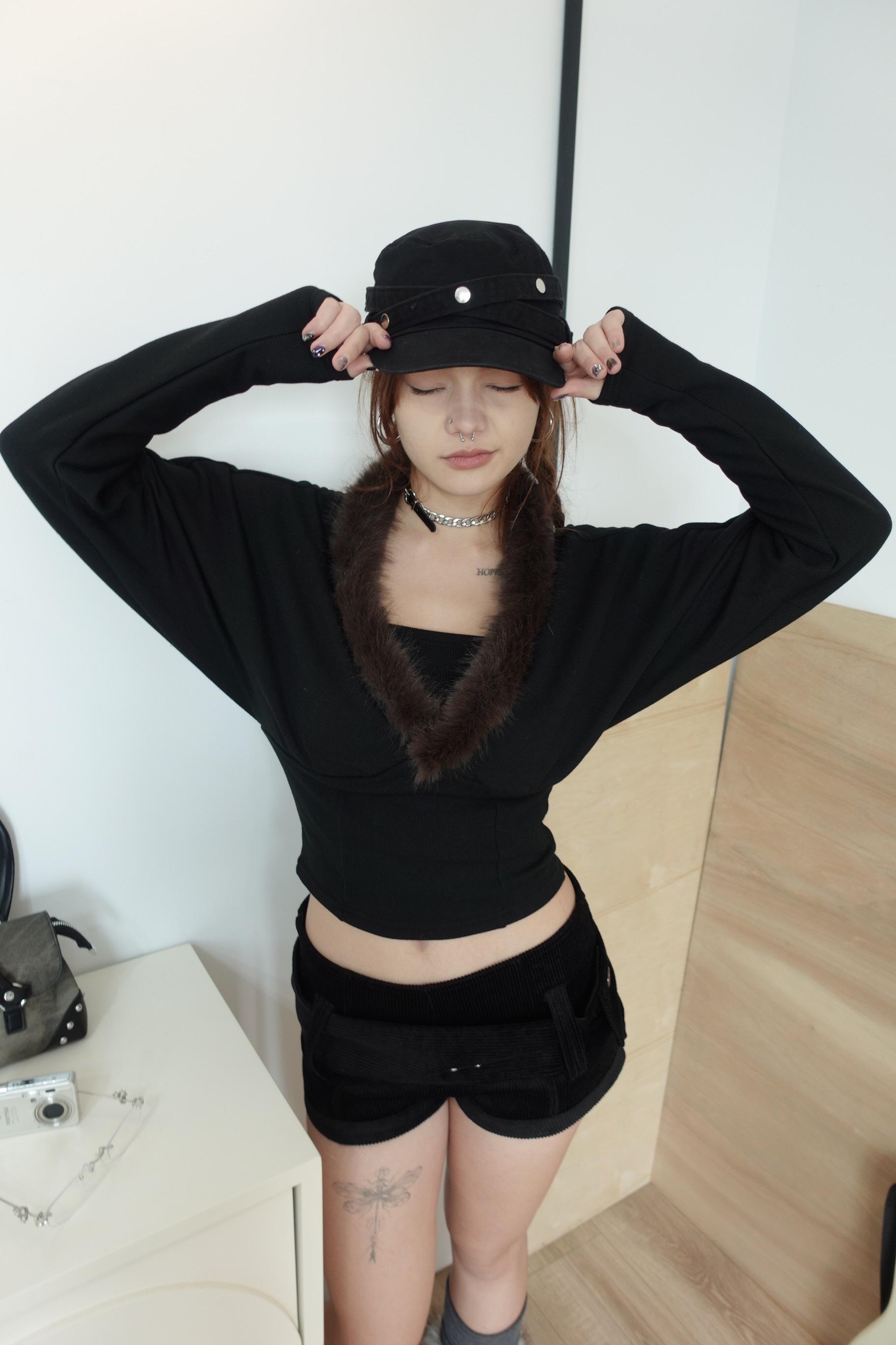 B01 毛毛V領上衣