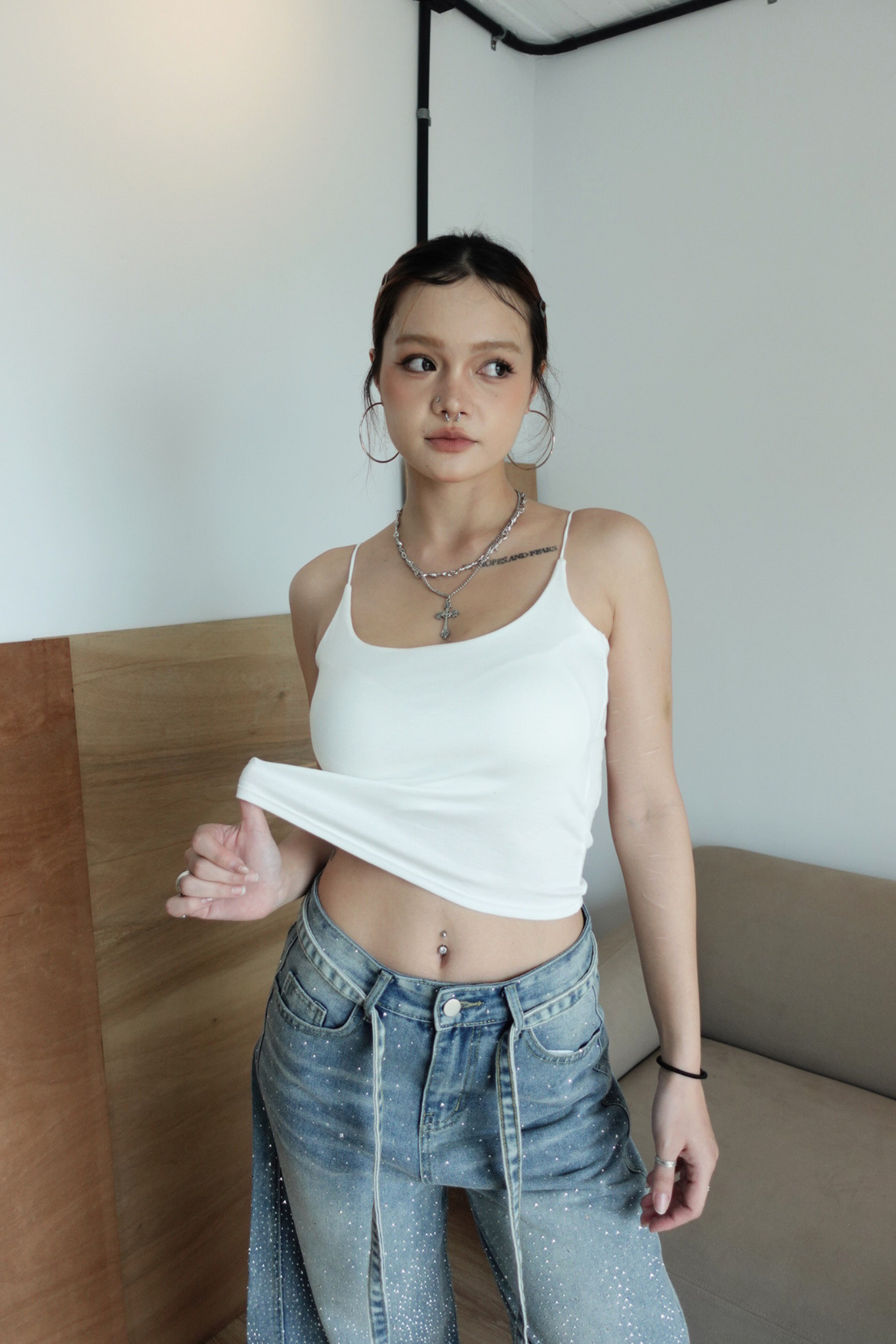 C11 心機美背!亞裔感銀釦細肩BRA TOP背心