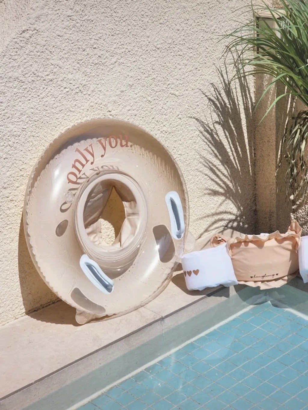 奶茶透明坐式泳圈