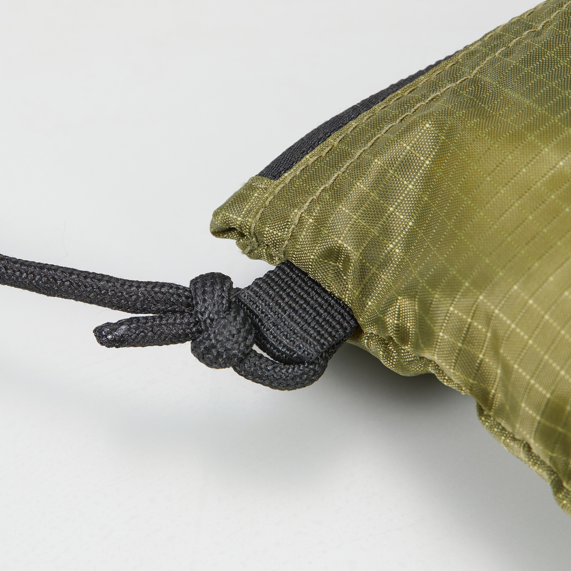 NTU 可調節斜背小包－塗鴉款4