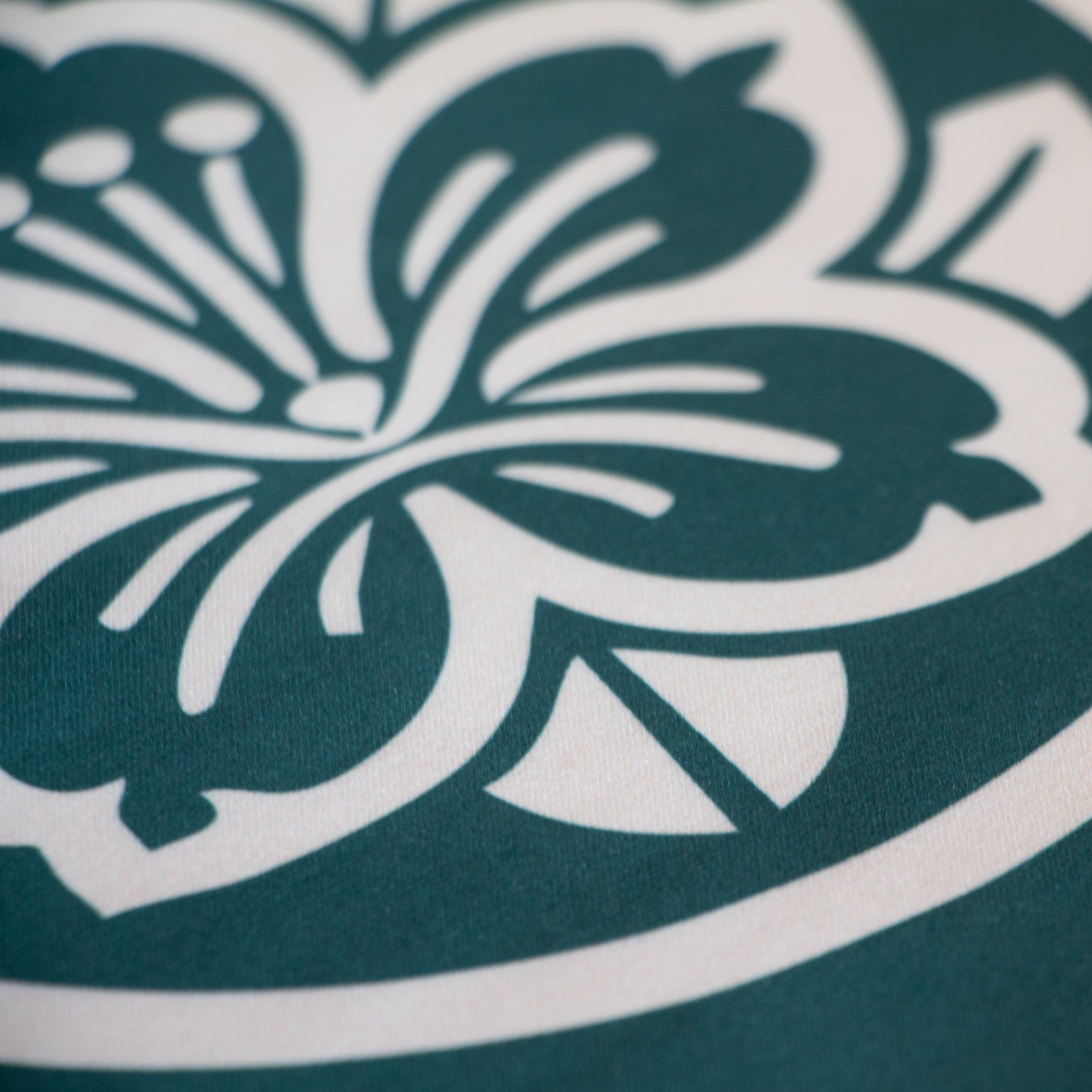 NTU 長絨方巾－家紋款2