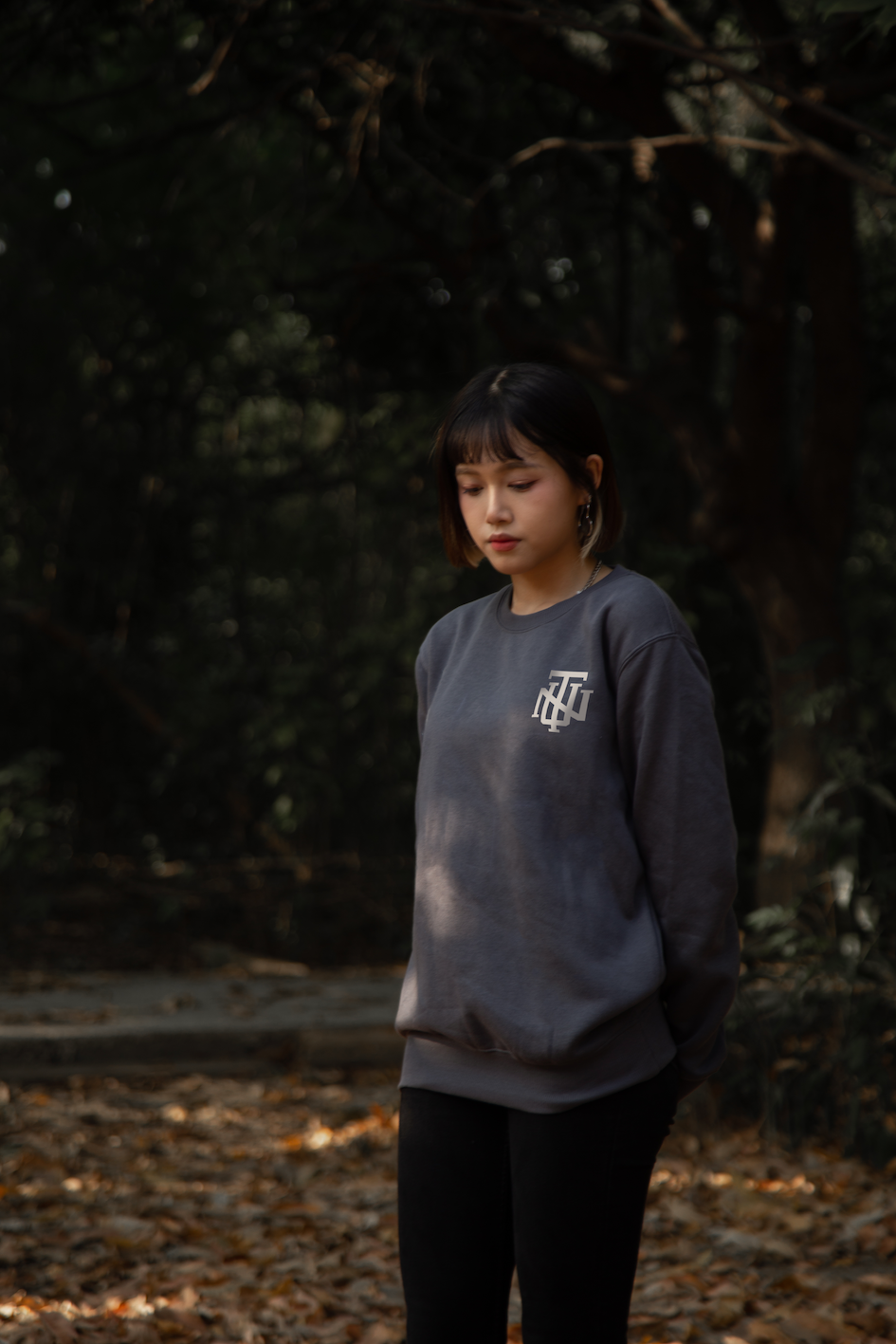 NTU 隊徽款大學Ｔ－鐵灰Ｓ、Ｍ 號4