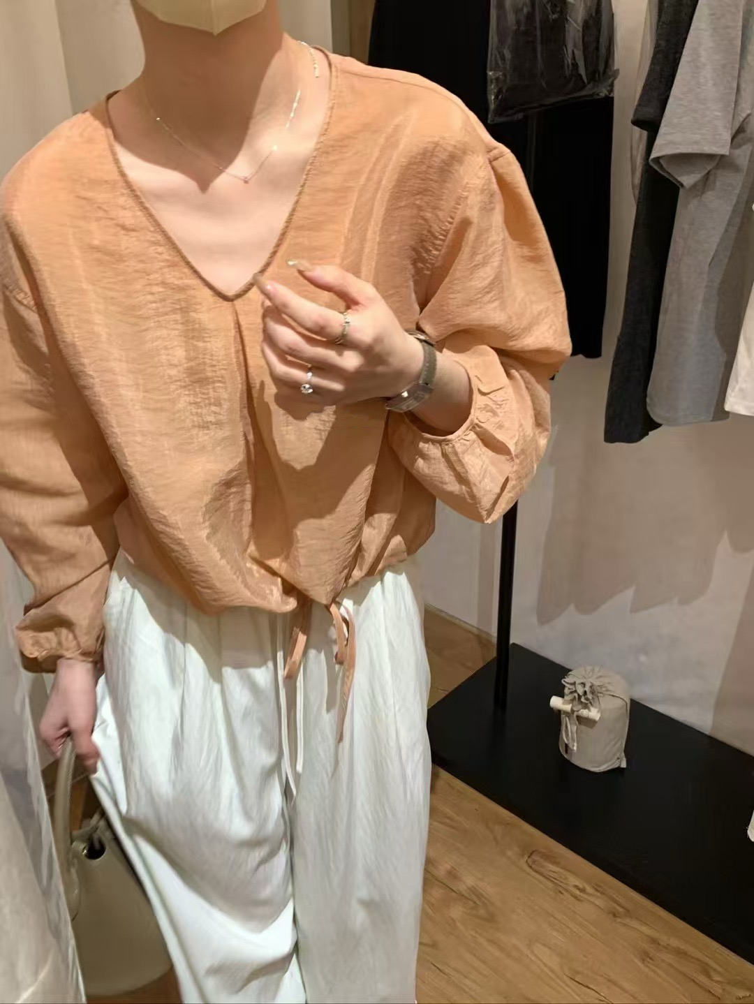 天絲抽繩橘上衣4