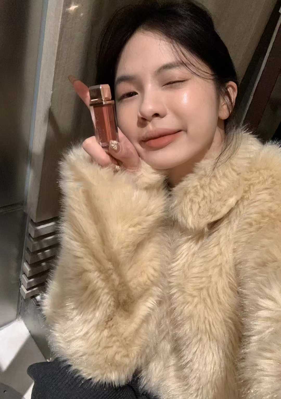 品牌首推：水光素顏霜5