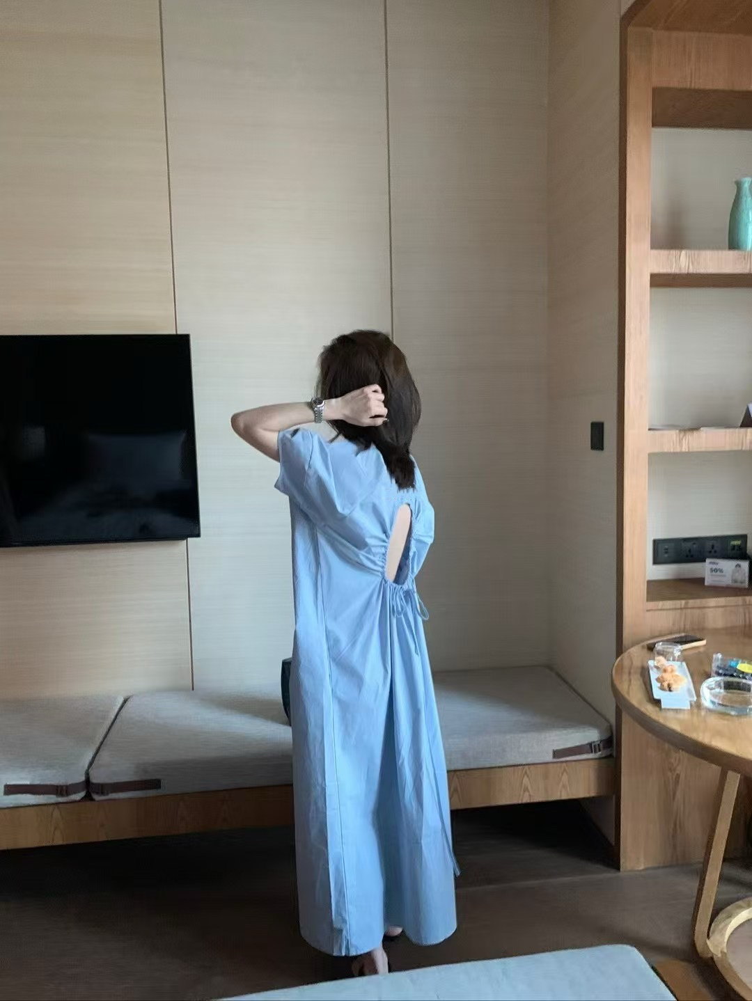 韓代露背連衣裙17