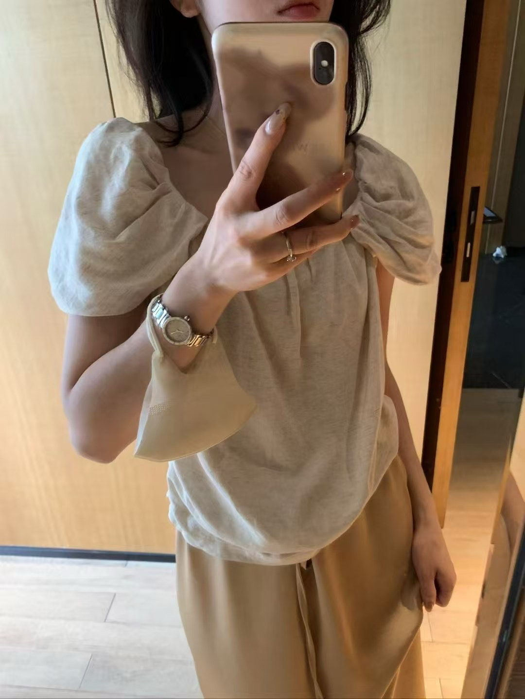 花苞袖一字領小衫6