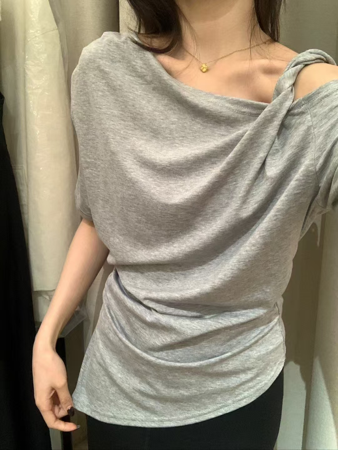 設計感超強吊肩t10