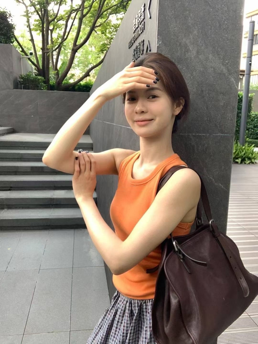 私服橘背心！無敵顯白4