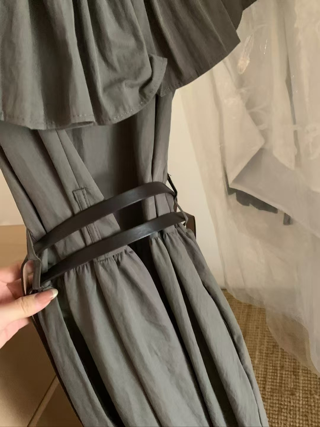 雙皮帶一字肩連衣裙4