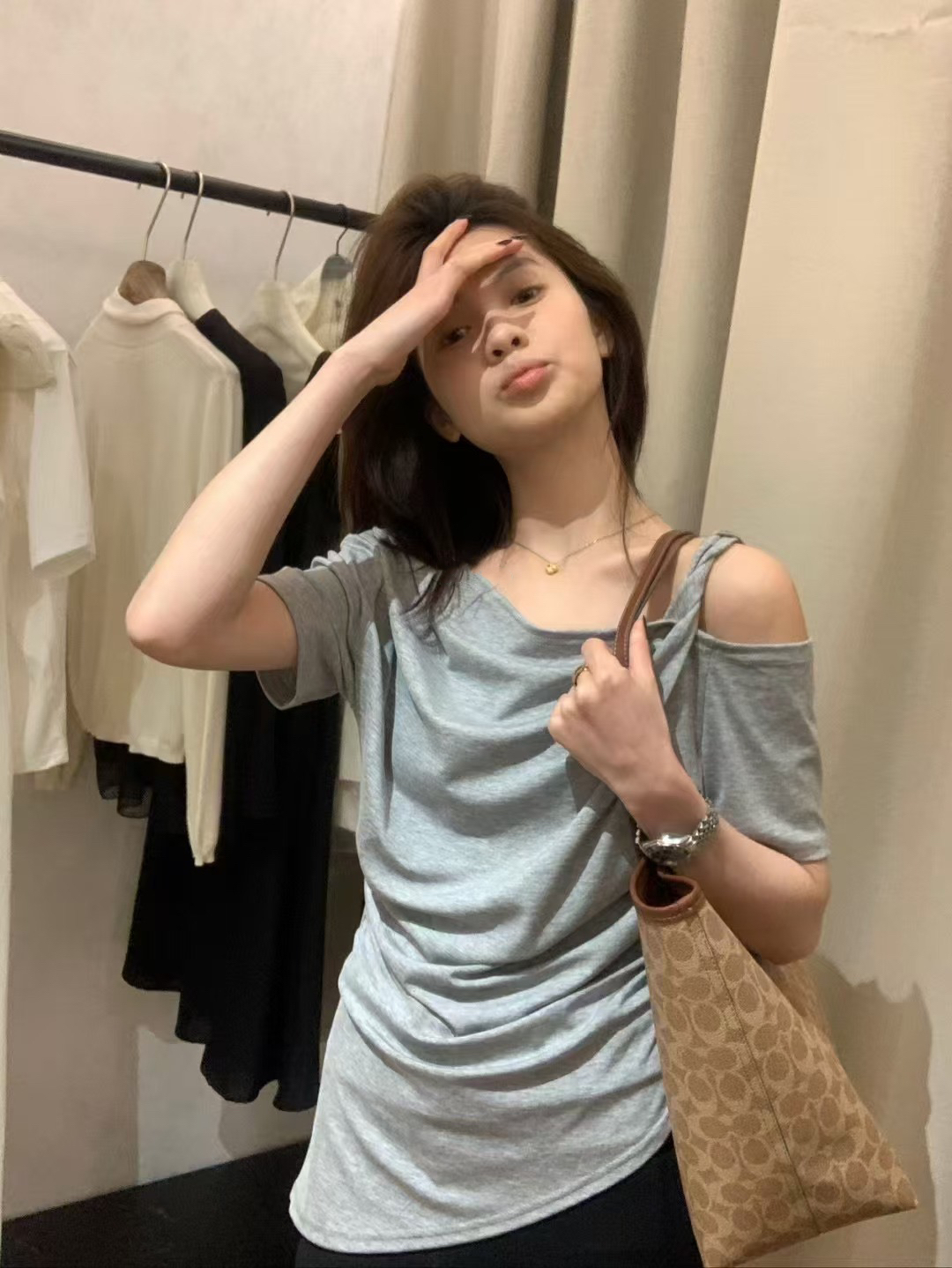 設計感超強吊肩t6