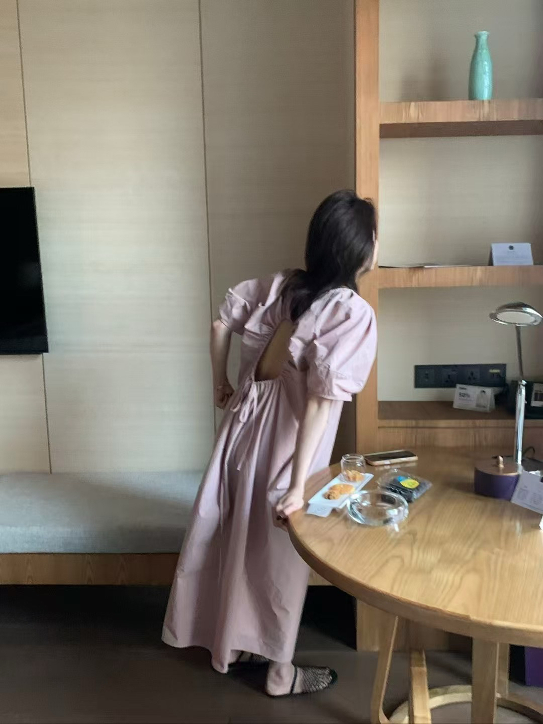 韓代露背連衣裙21