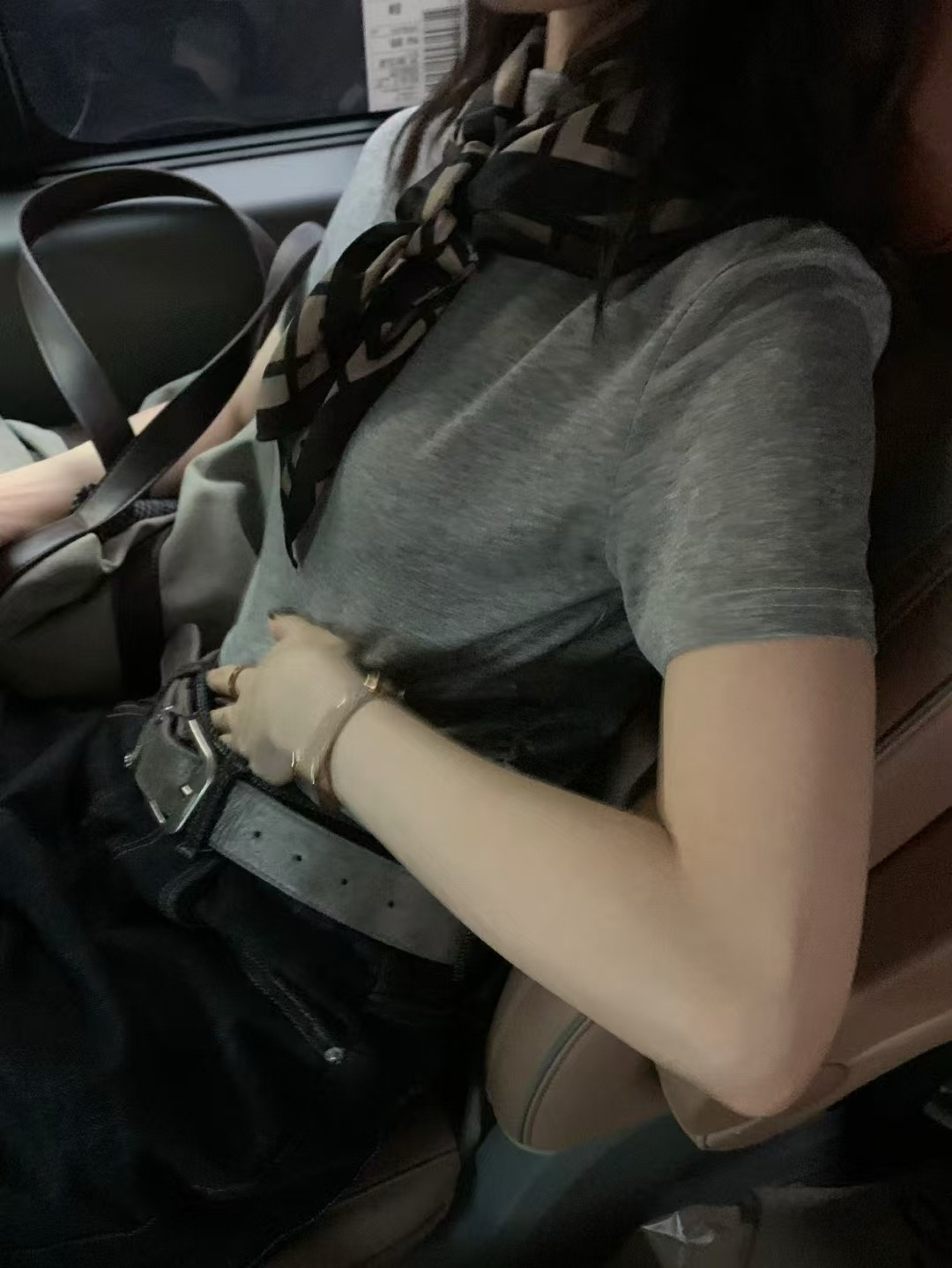 微高領氣質上衣8