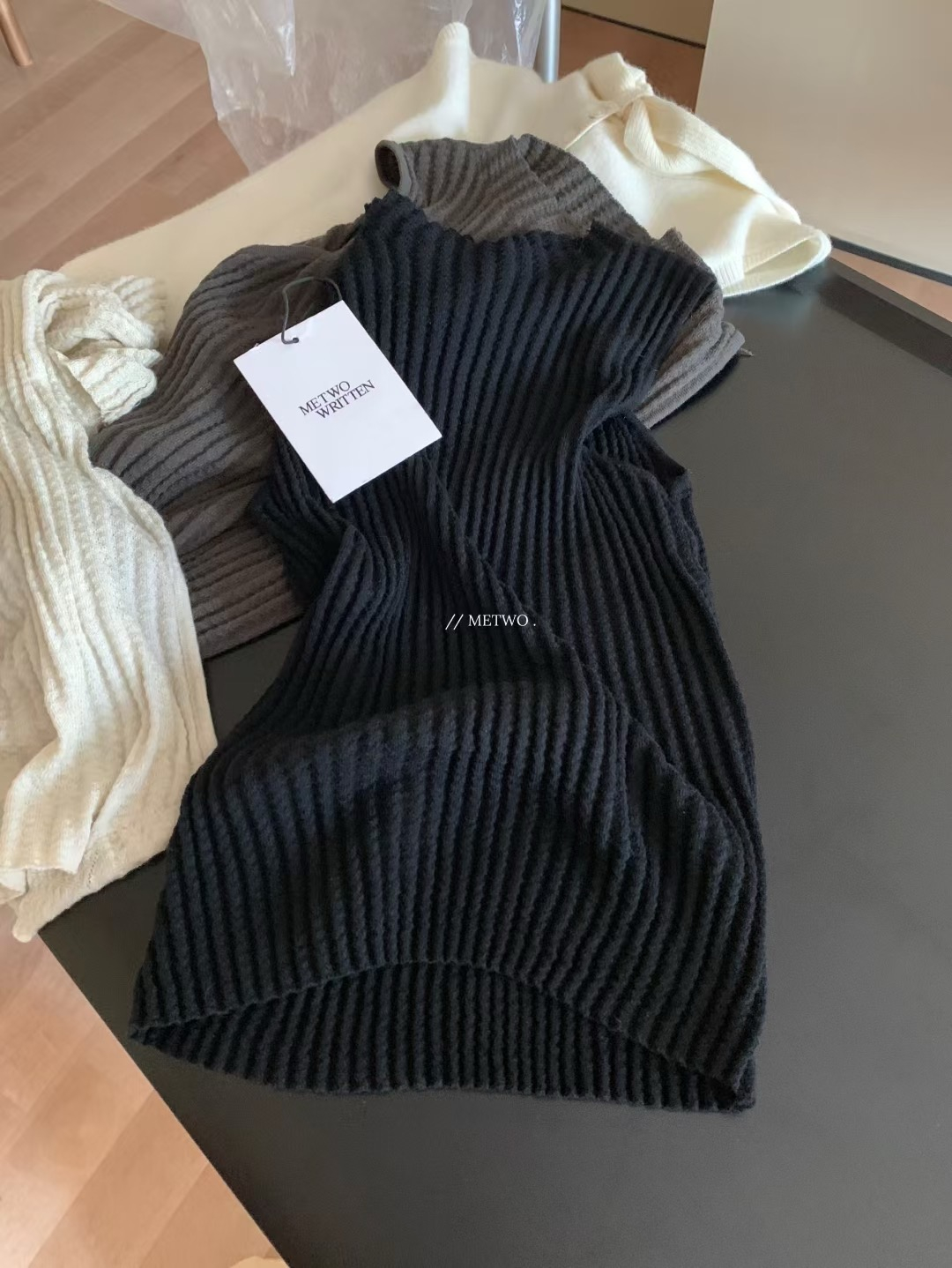 針織坑條氣質背心20