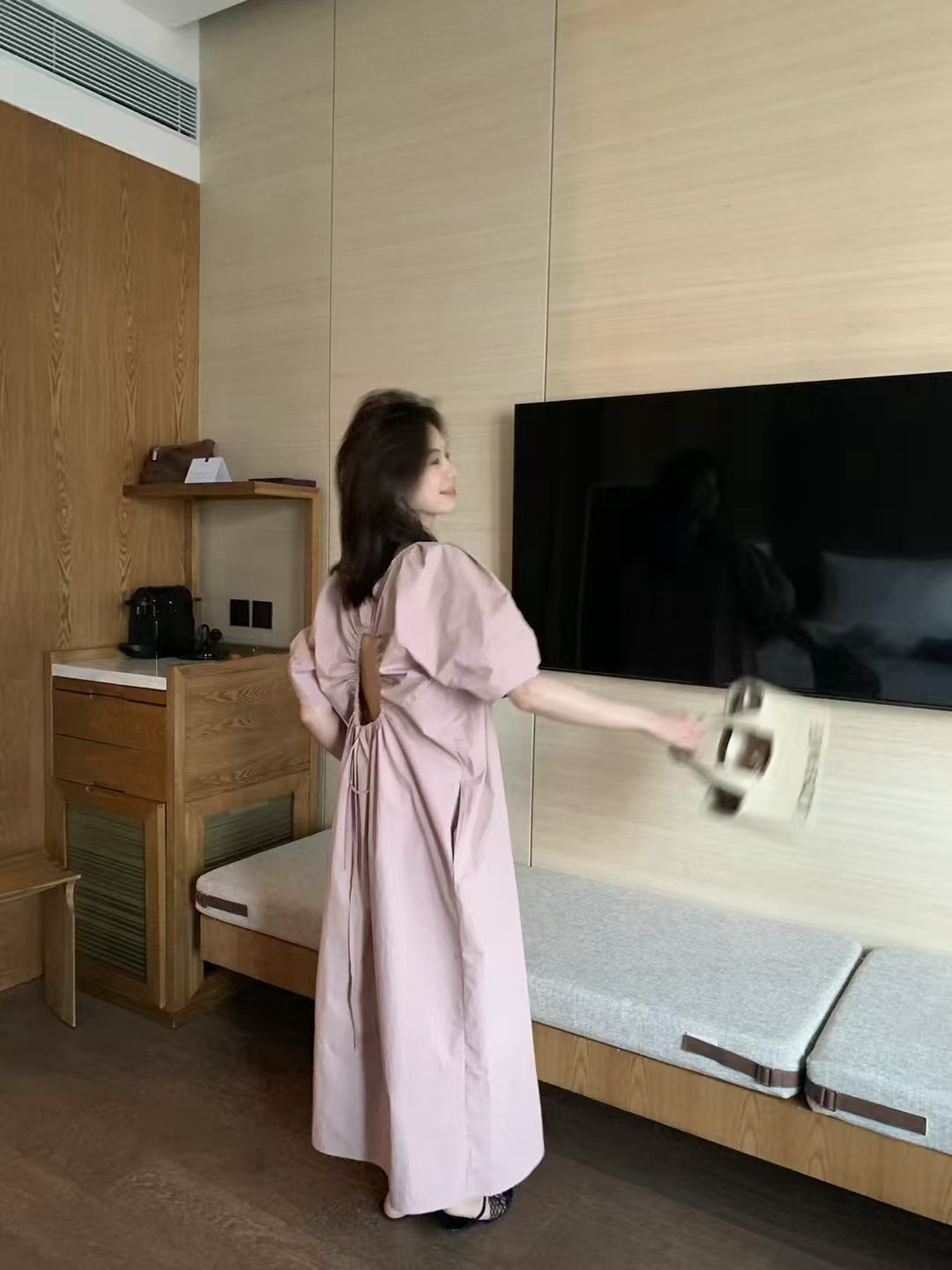 韓代露背連衣裙1