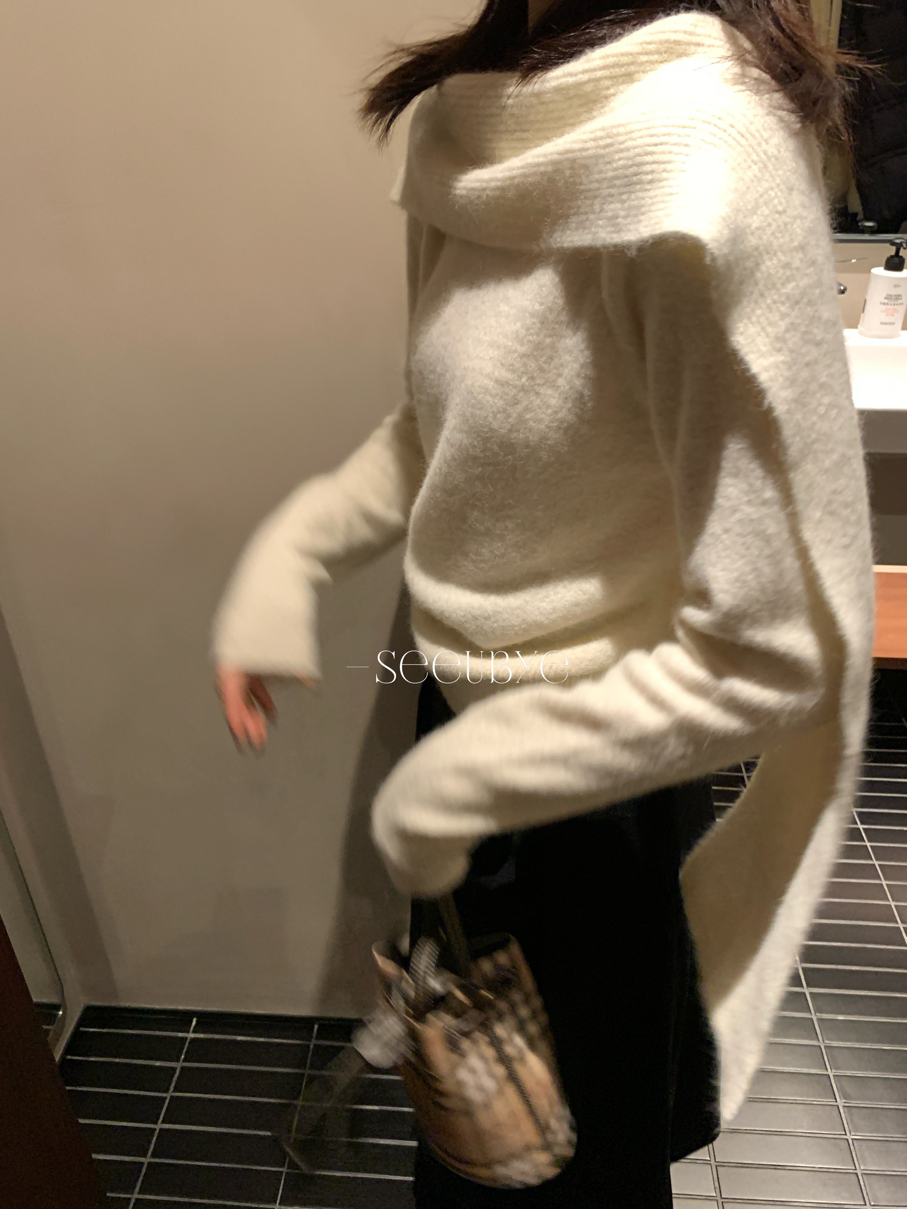 高品白標披肩毛衣9