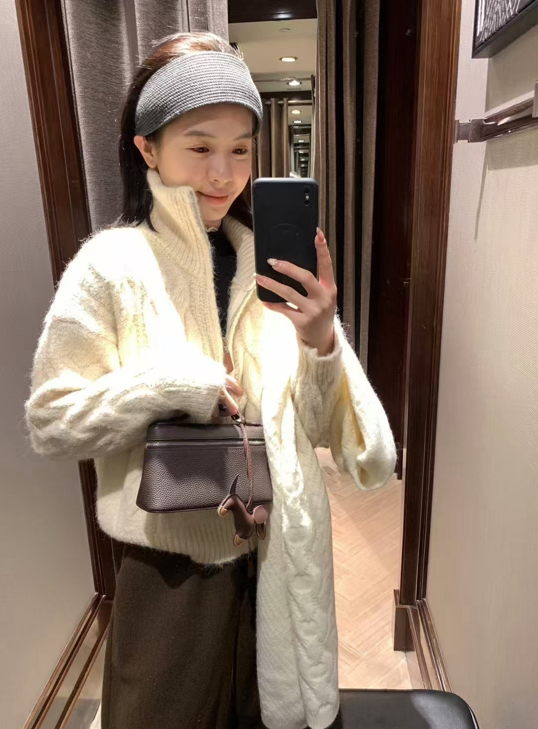 品牌首推：水光素顏霜10