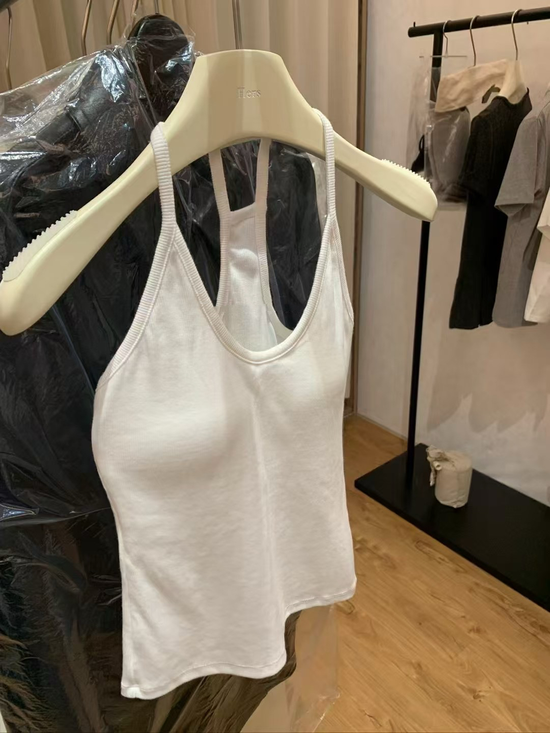 衝量款正肩U領吊帶（四個色）15