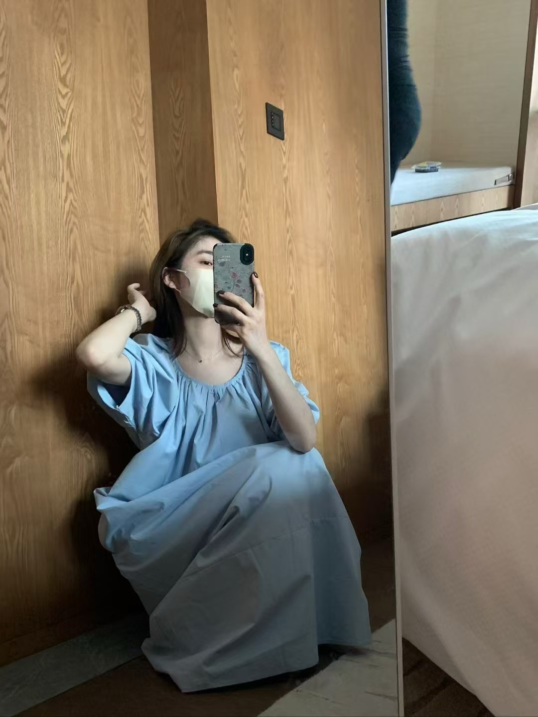 韓代露背連衣裙2