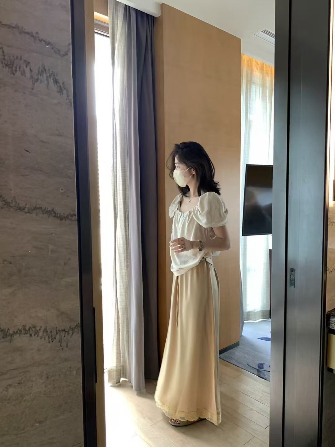 花苞袖一字領小衫4