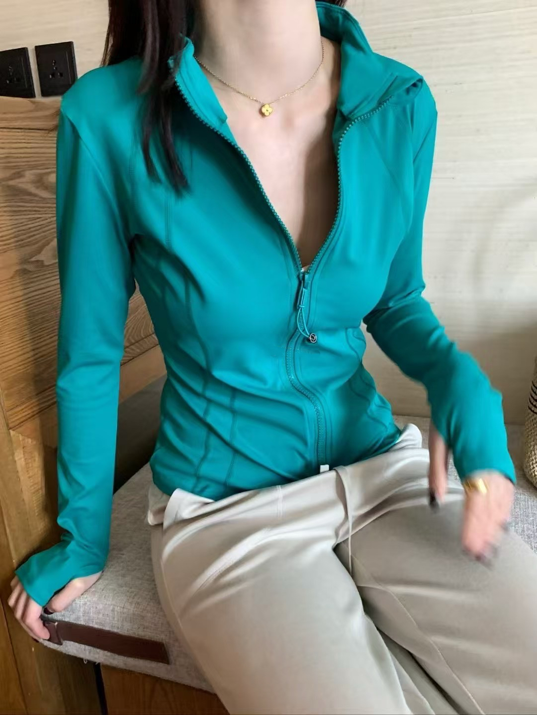 人手一件防曬外套9