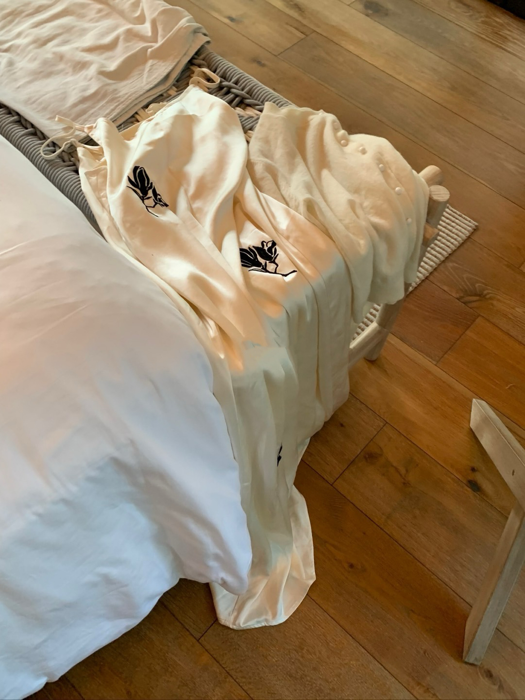 光感吊帶連衣裙3