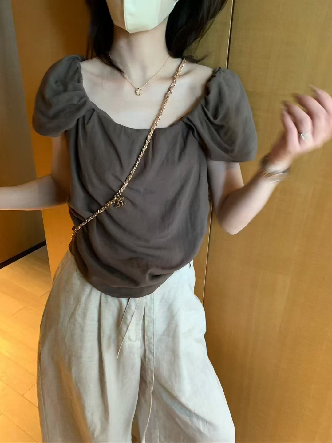 花苞袖一字領小衫13